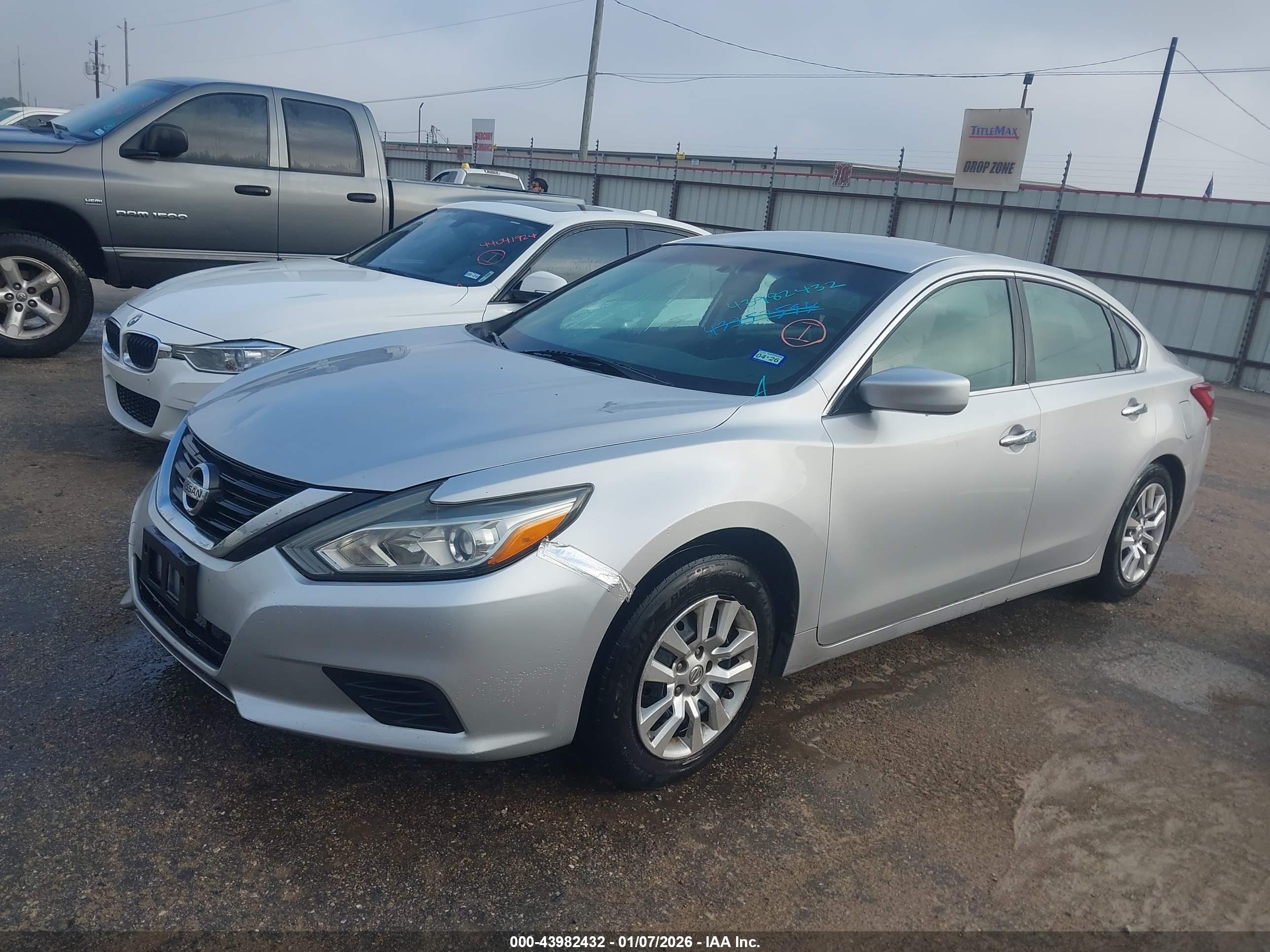 NISSAN ALTIMA image 2