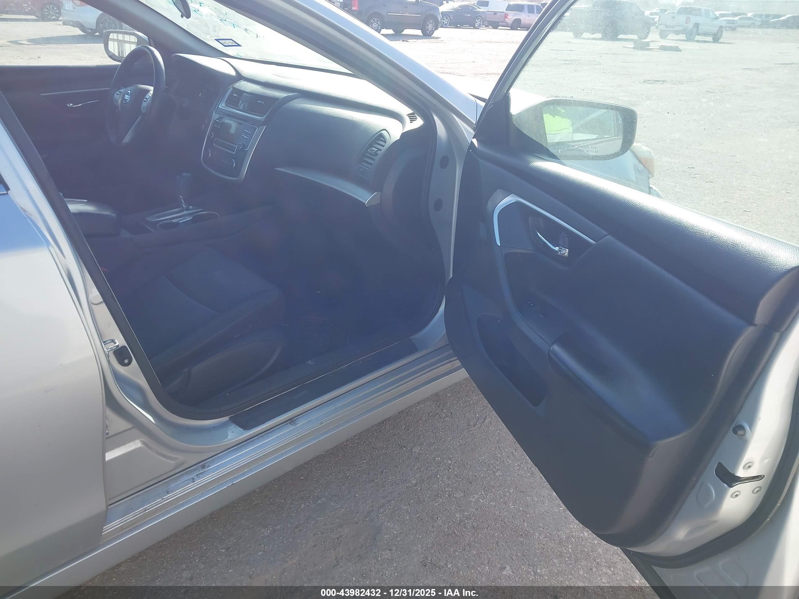NISSAN ALTIMA image 5