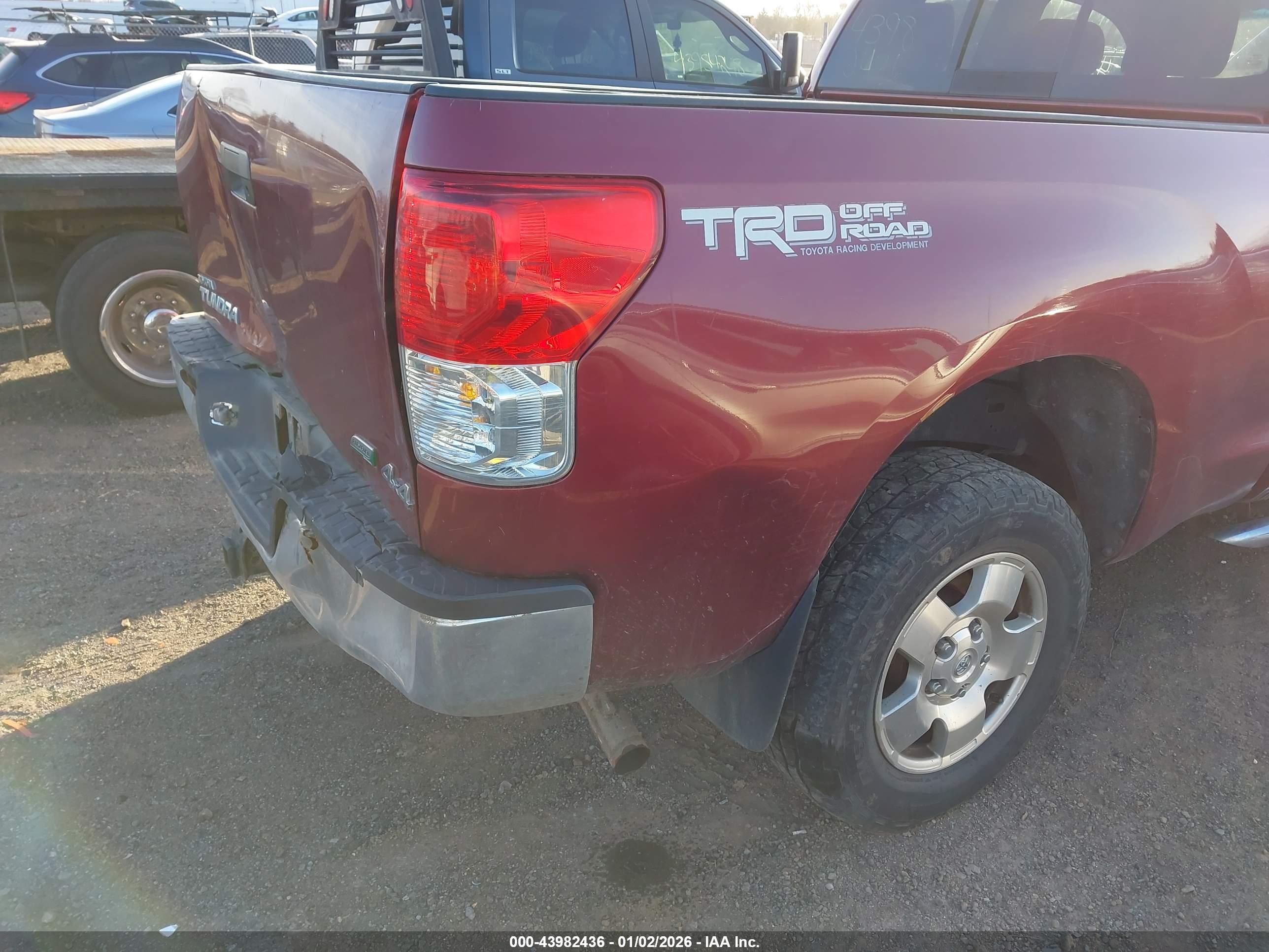 TOYOTA TUNDRA image 6