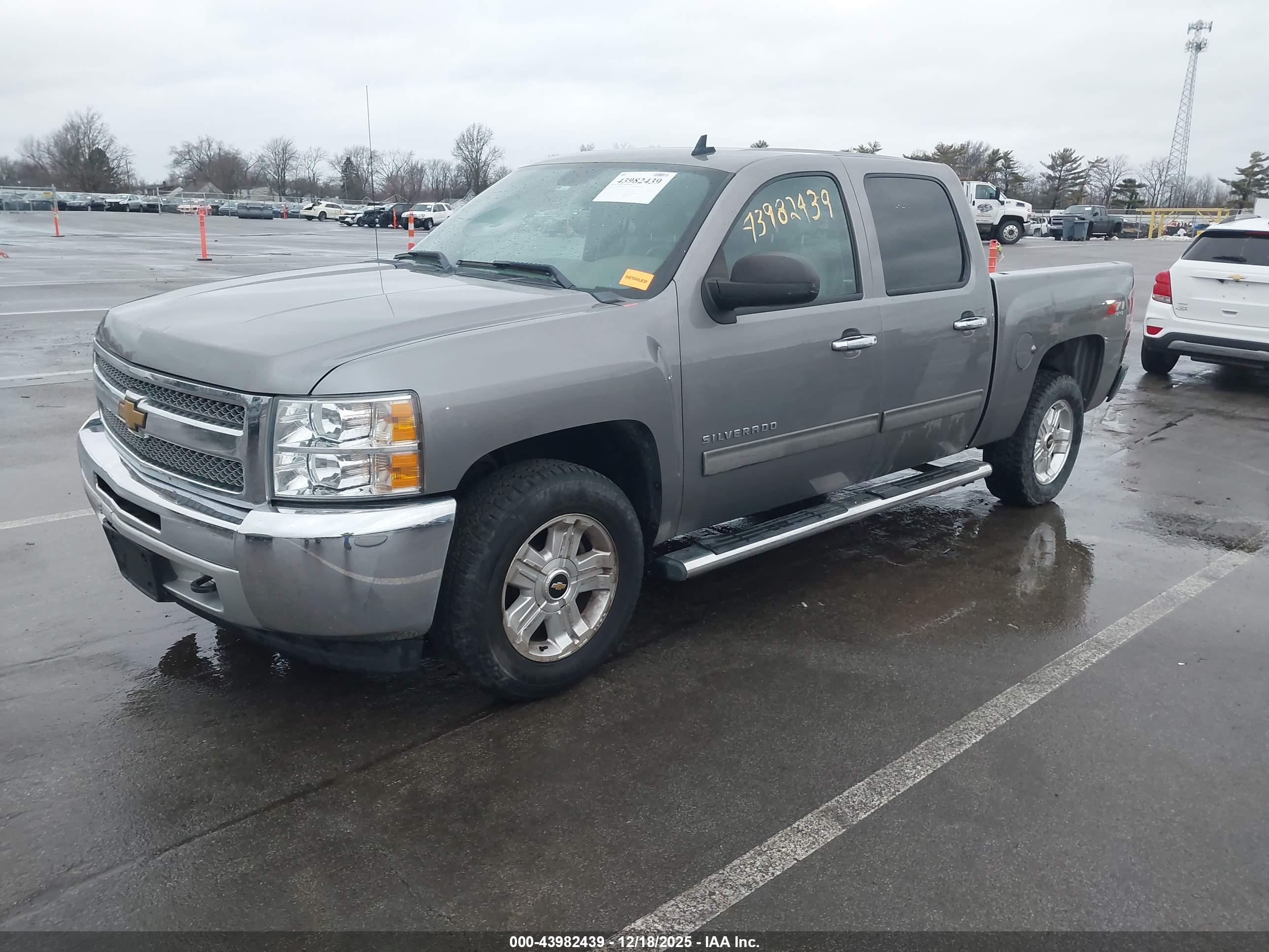 CHEVROLET SILVERADO image 2