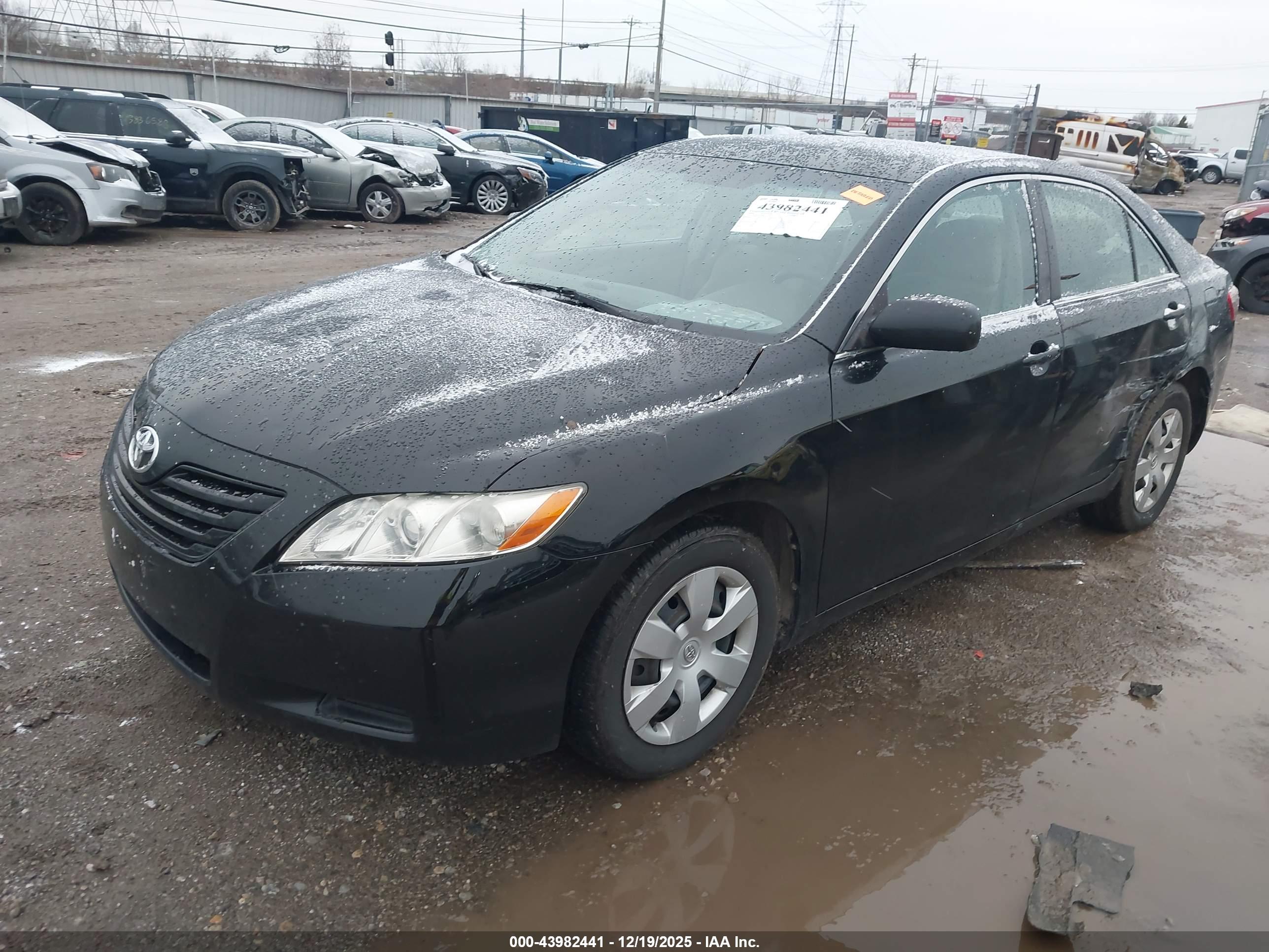 TOYOTA CAMRY image 2