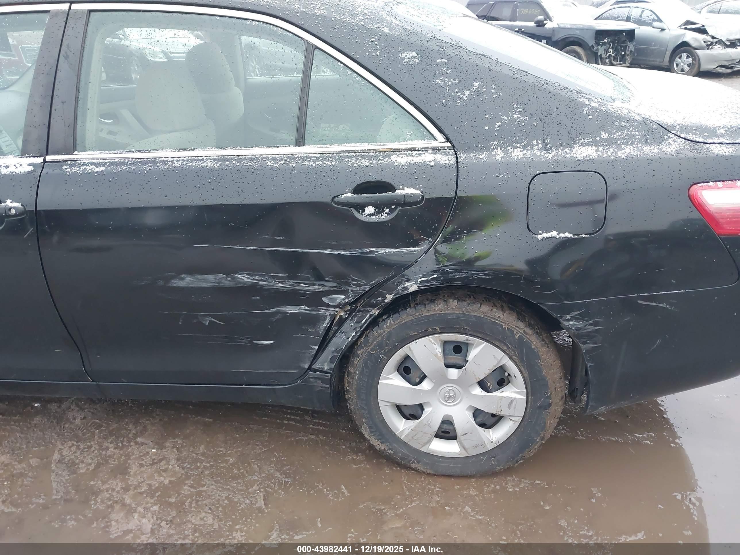 TOYOTA CAMRY image 6