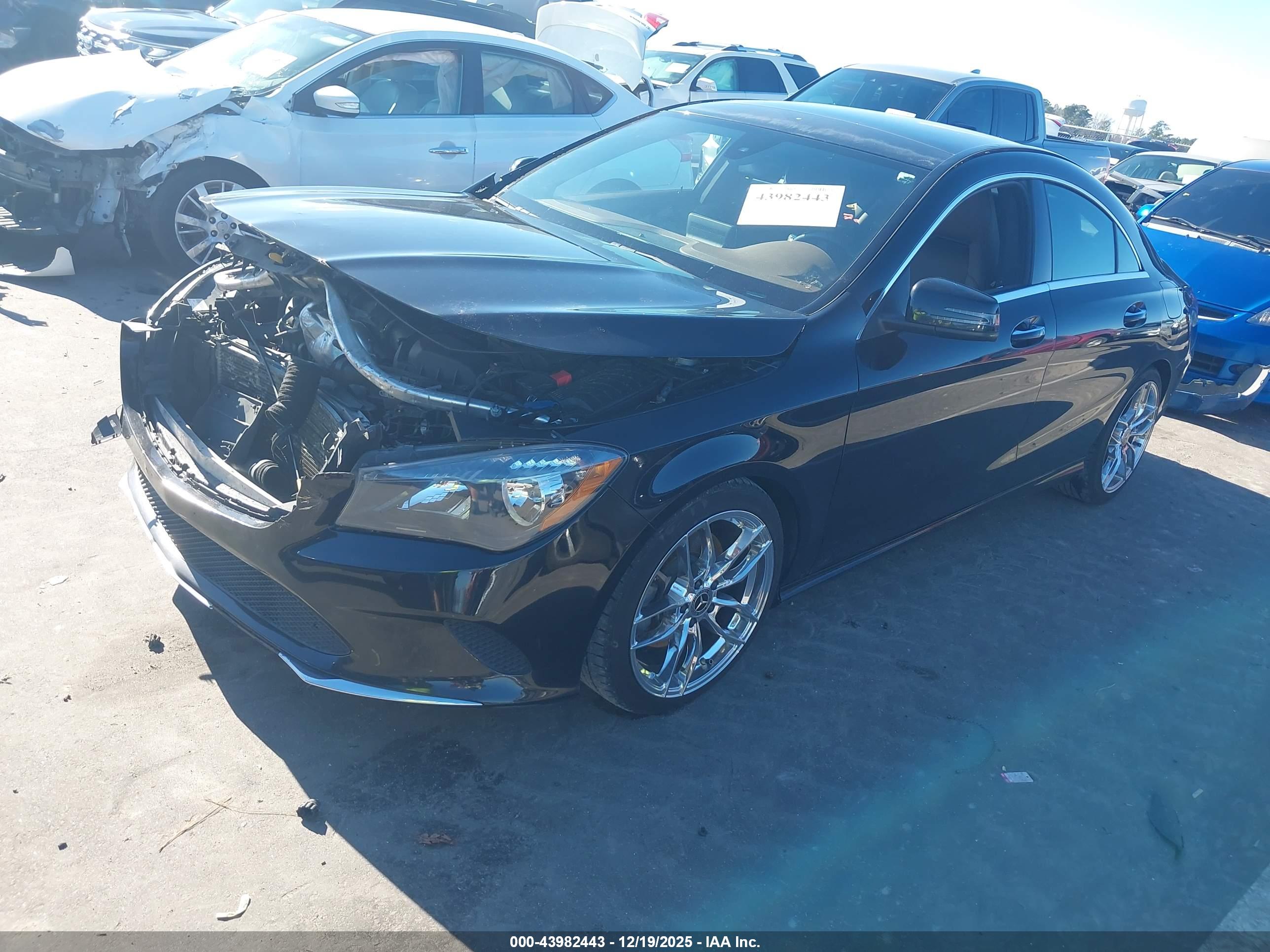 MERCEDES-BENZ CLA image 2