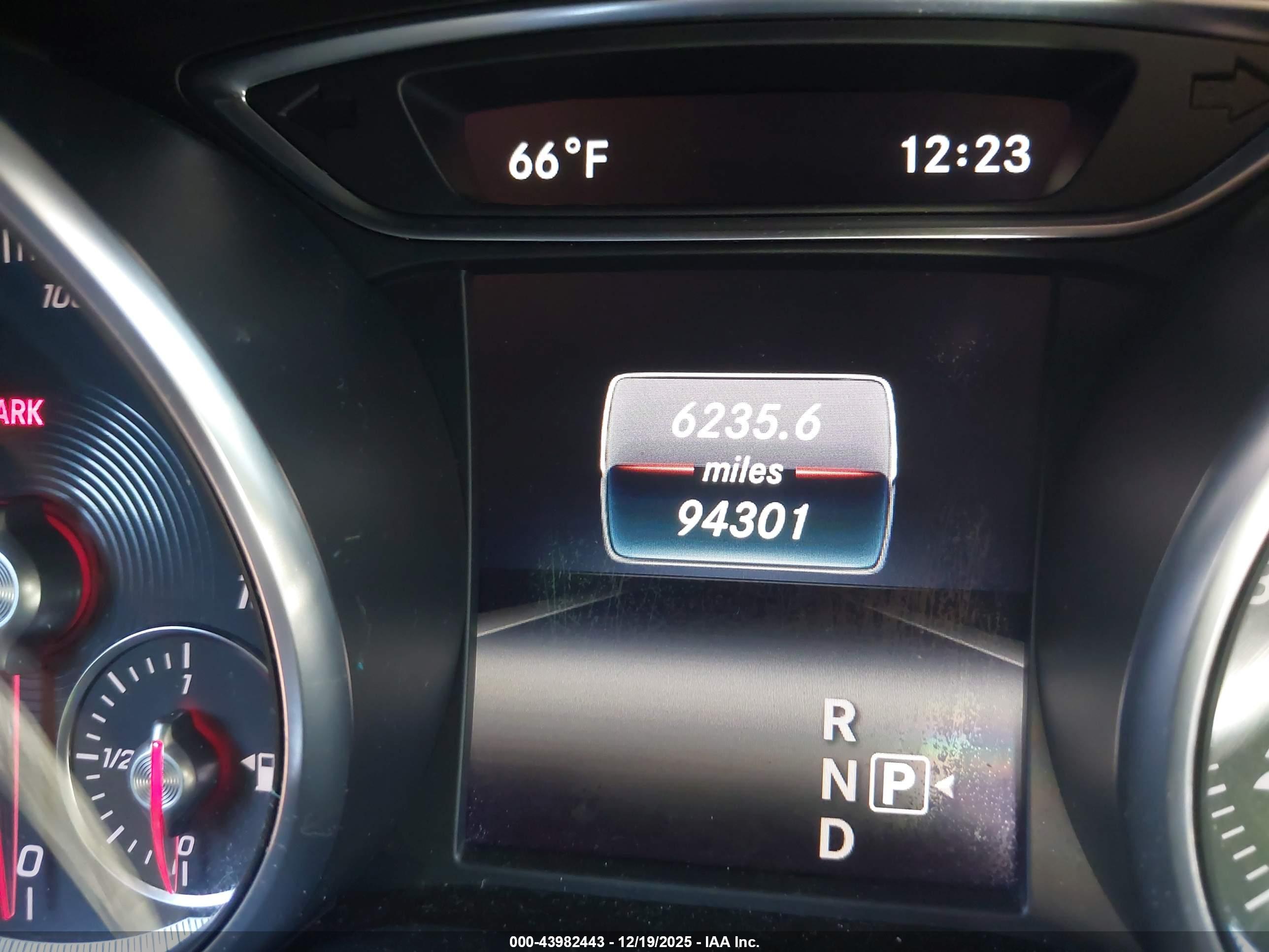 MERCEDES-BENZ CLA image 7