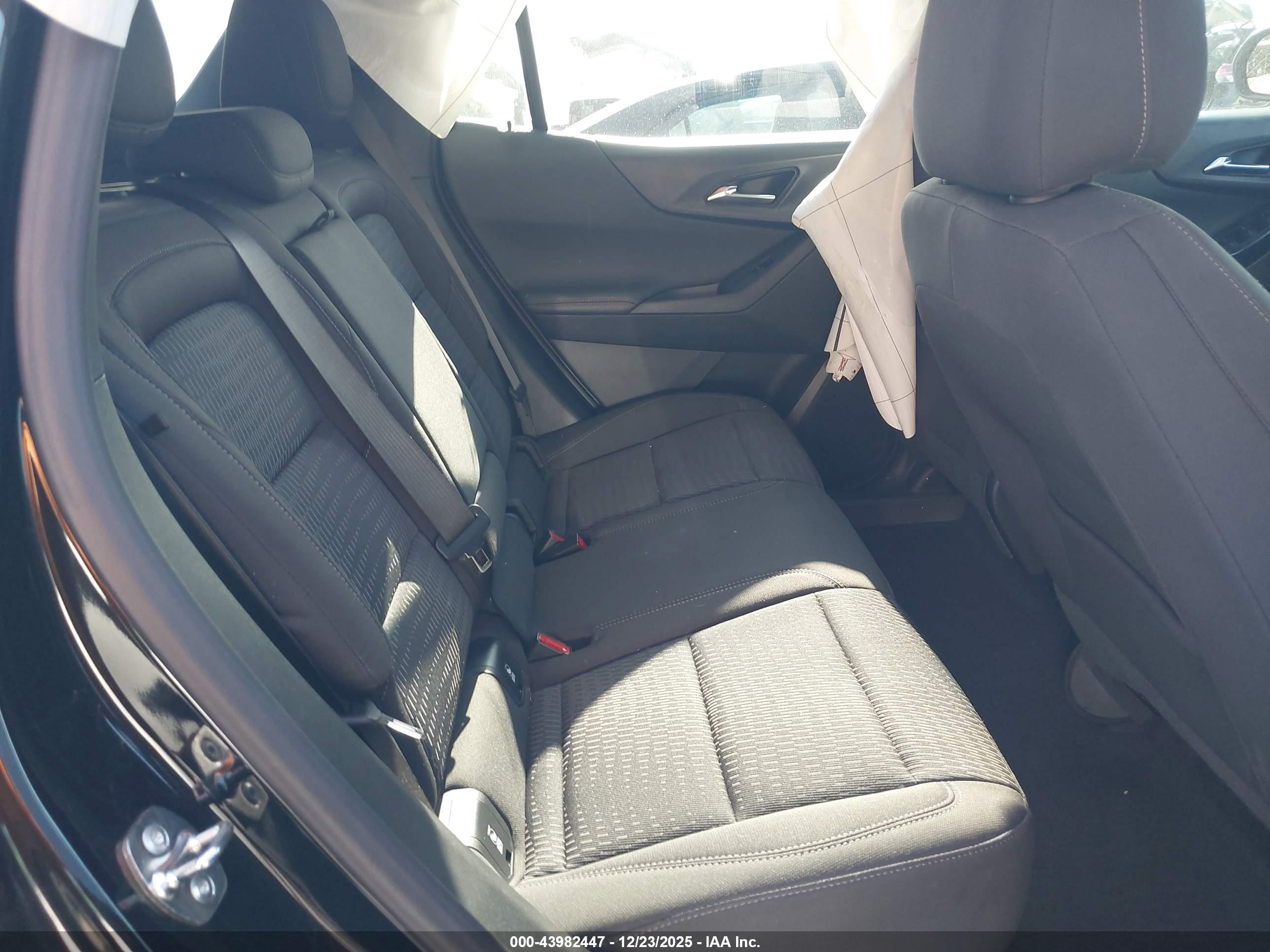 CHEVROLET EQUINOX image 8