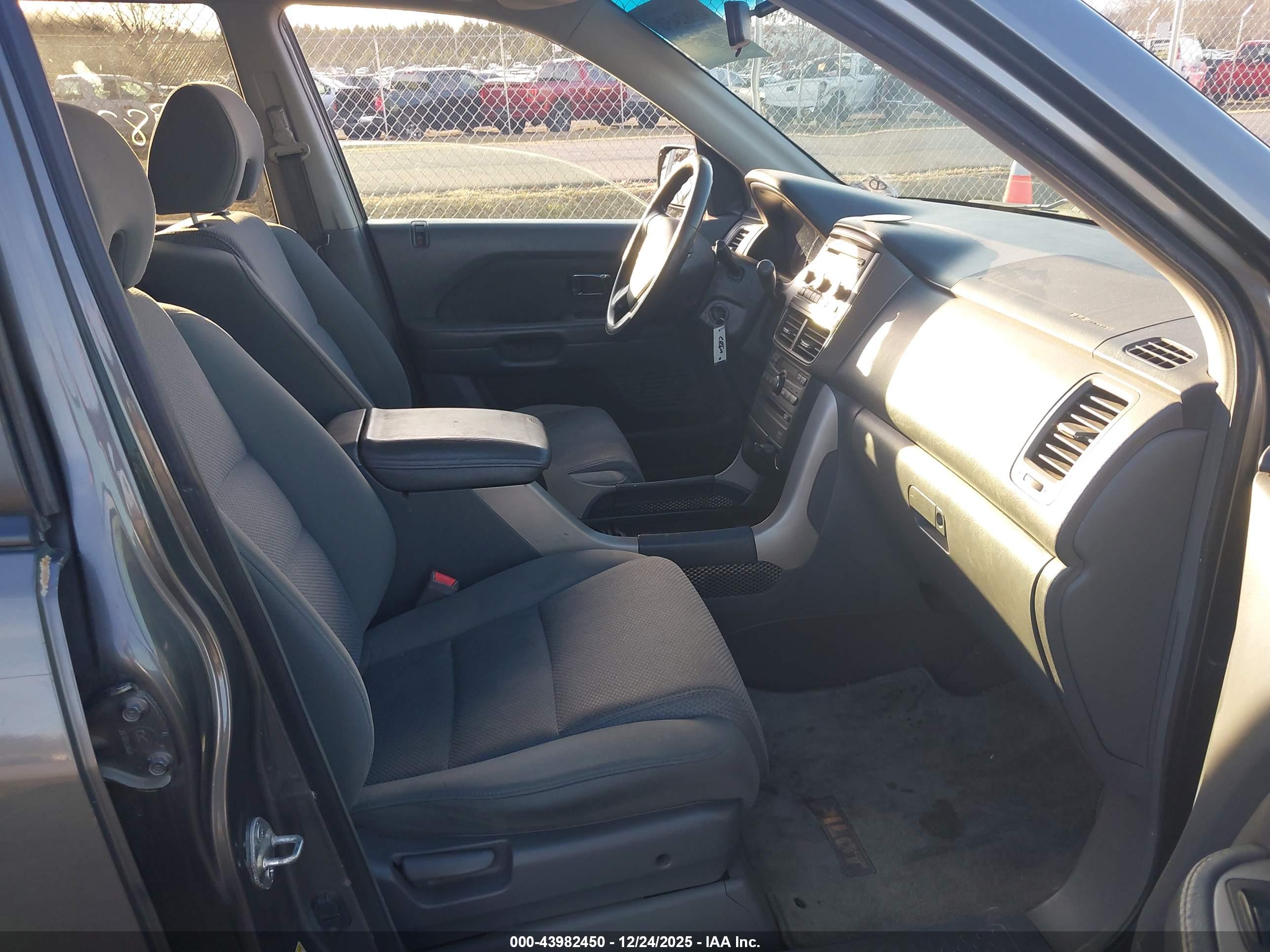 HONDA PILOT image 5