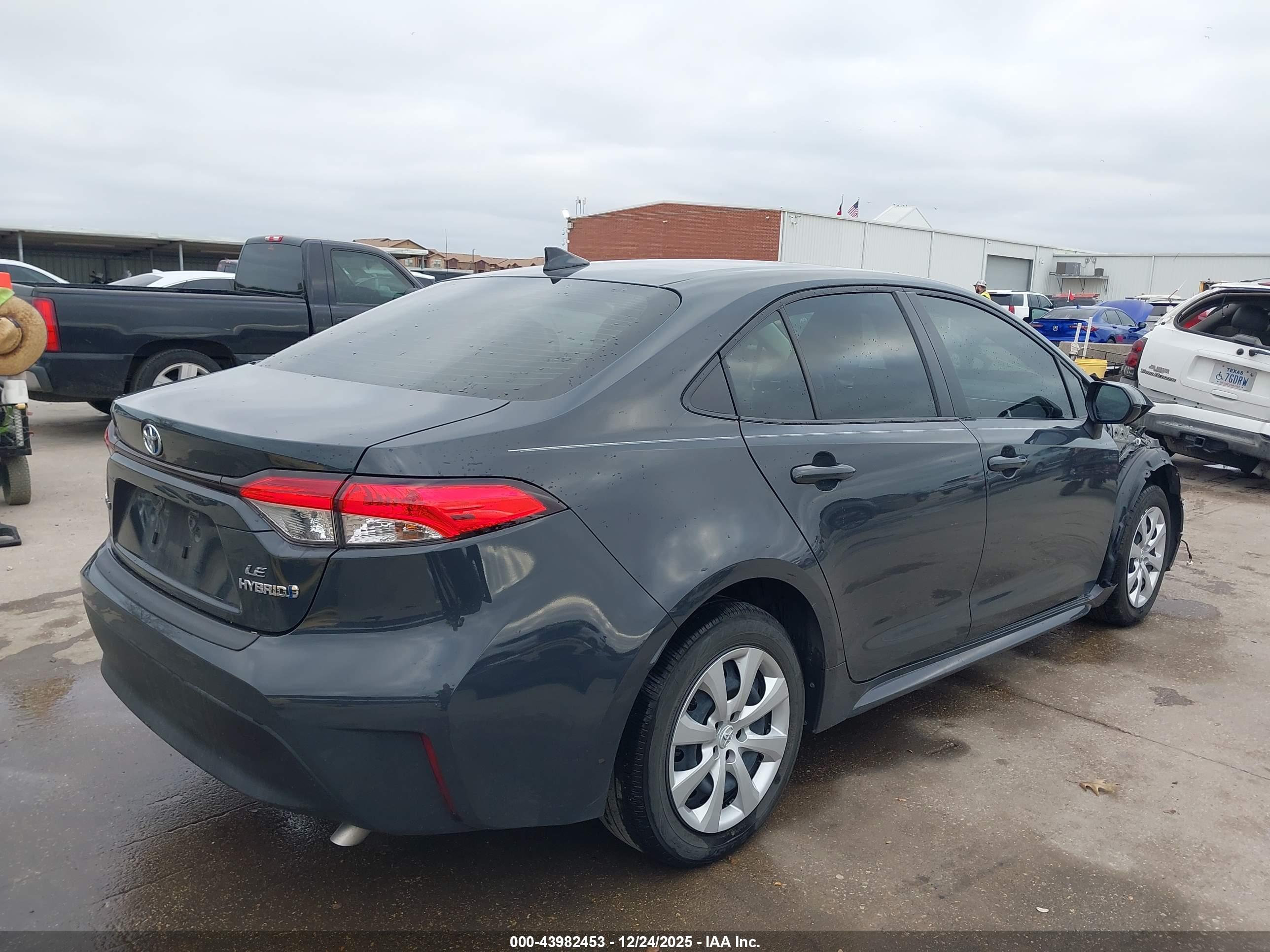 TOYOTA COROLLA image 4