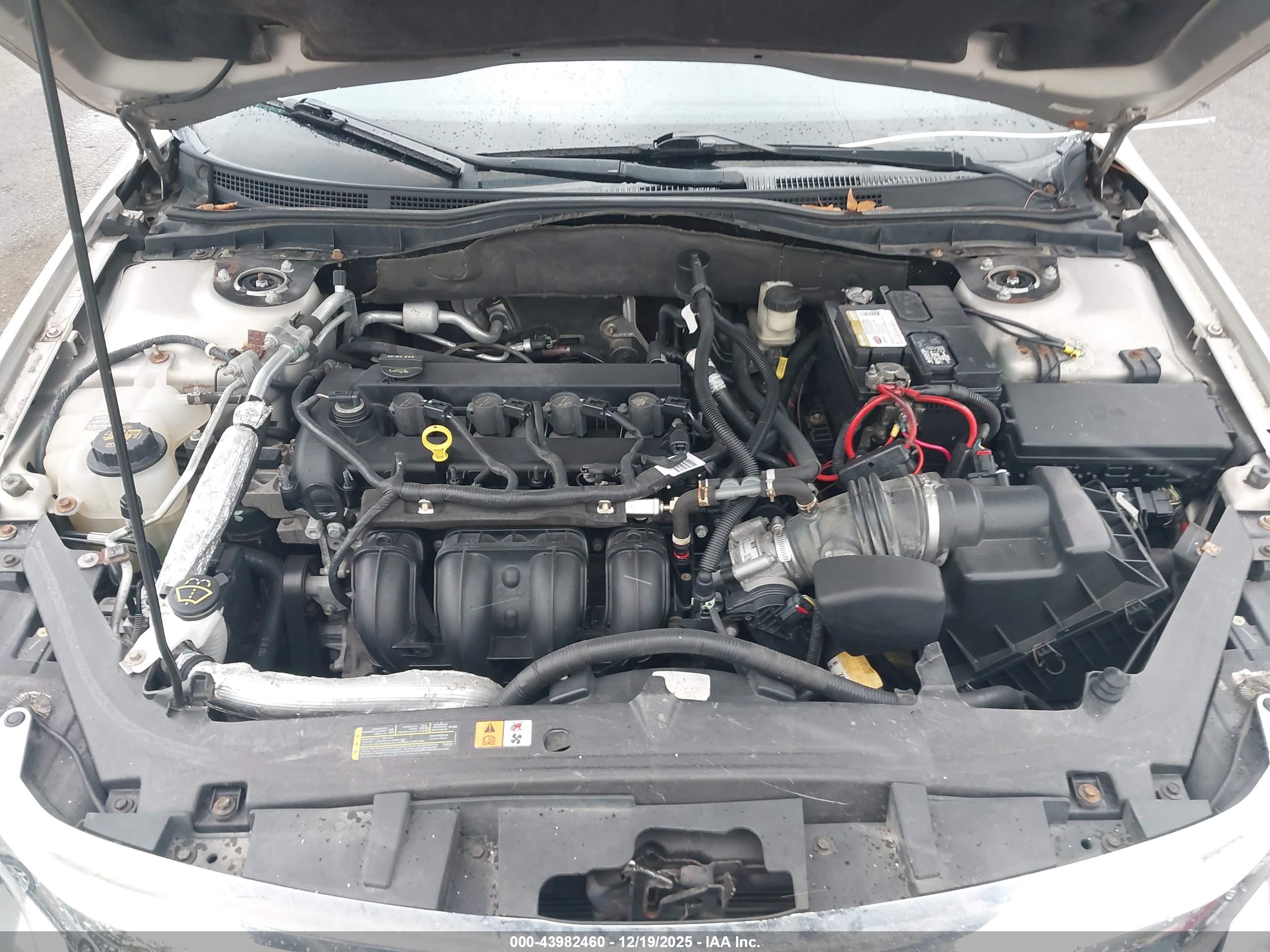 FORD FUSION image 10