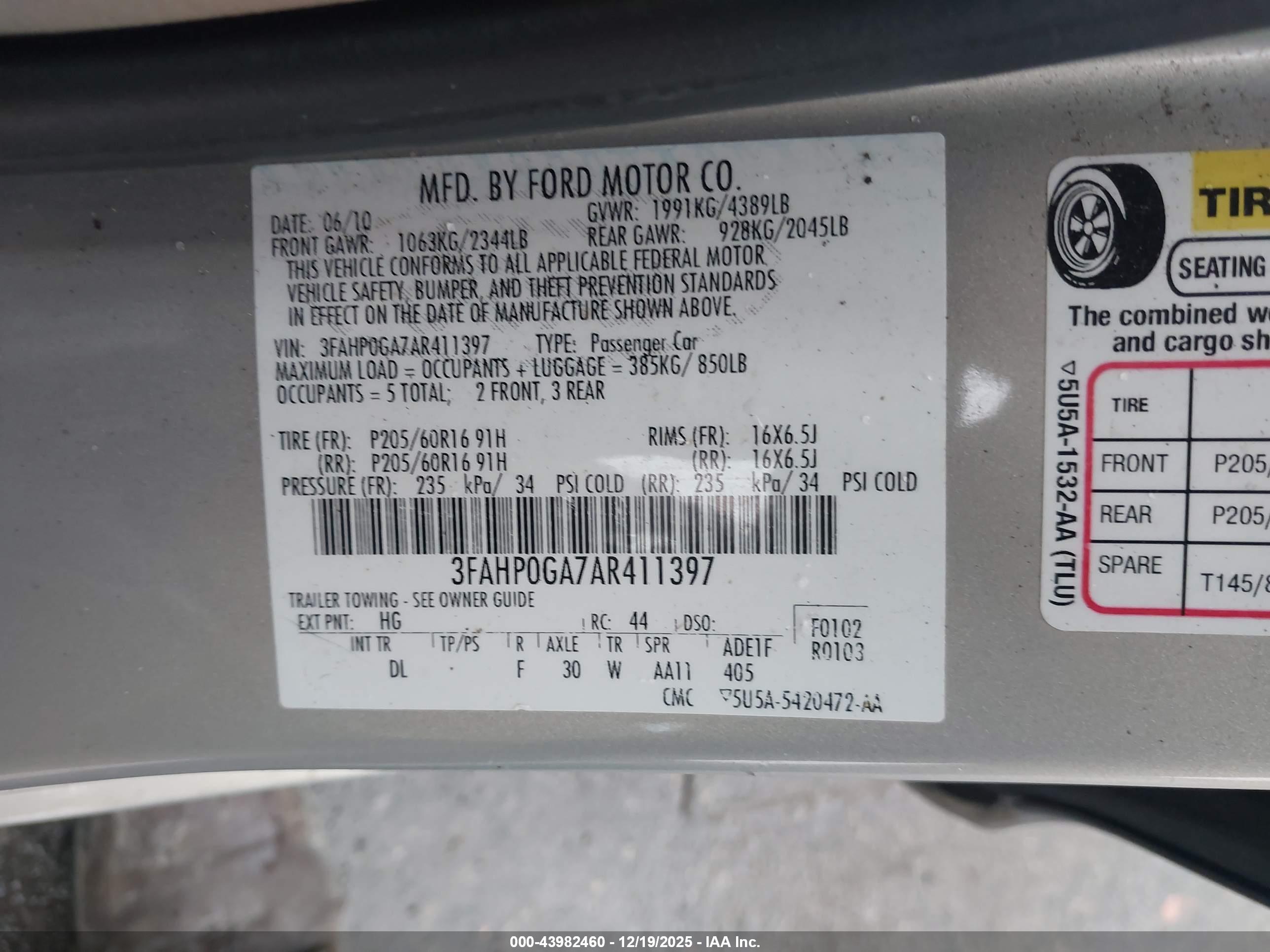 FORD FUSION image 9