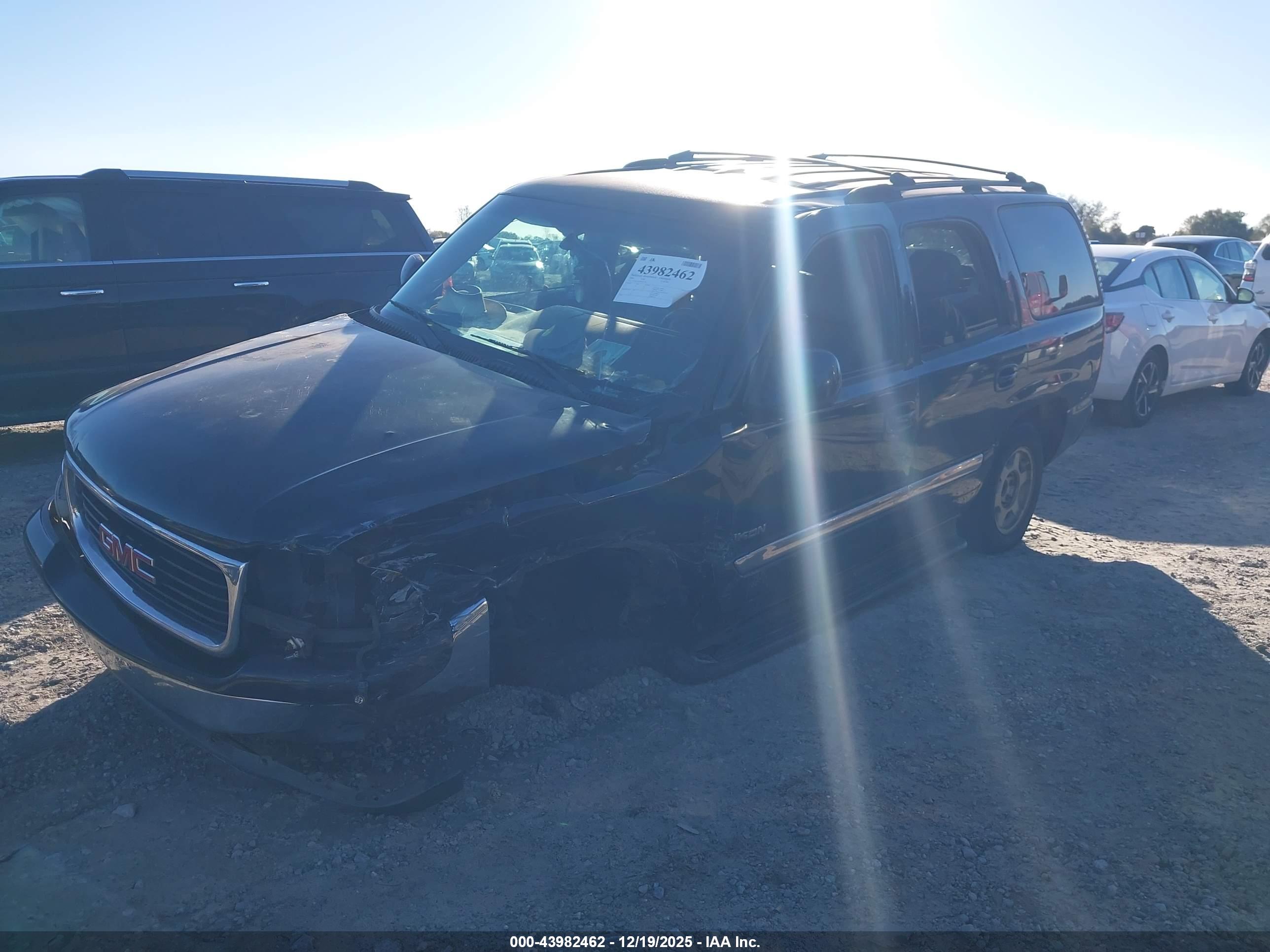 GMC YUKON image 2