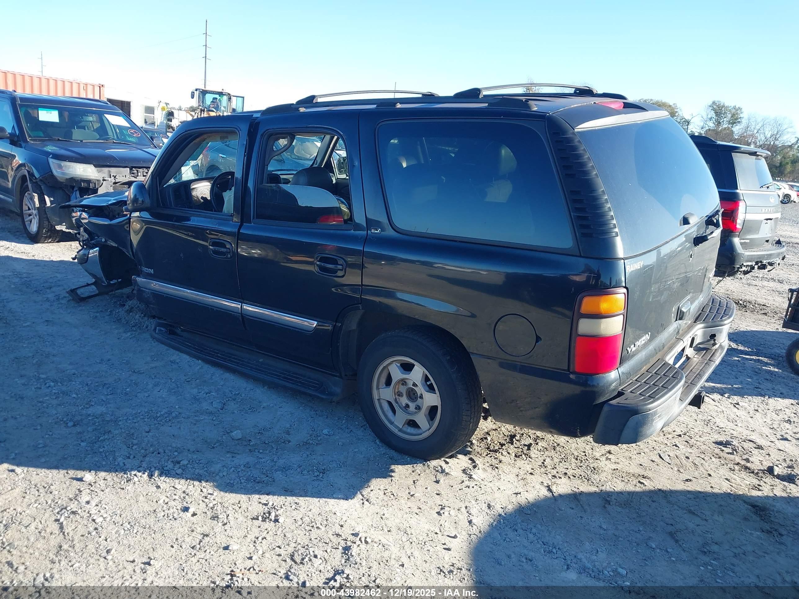 GMC YUKON image 3