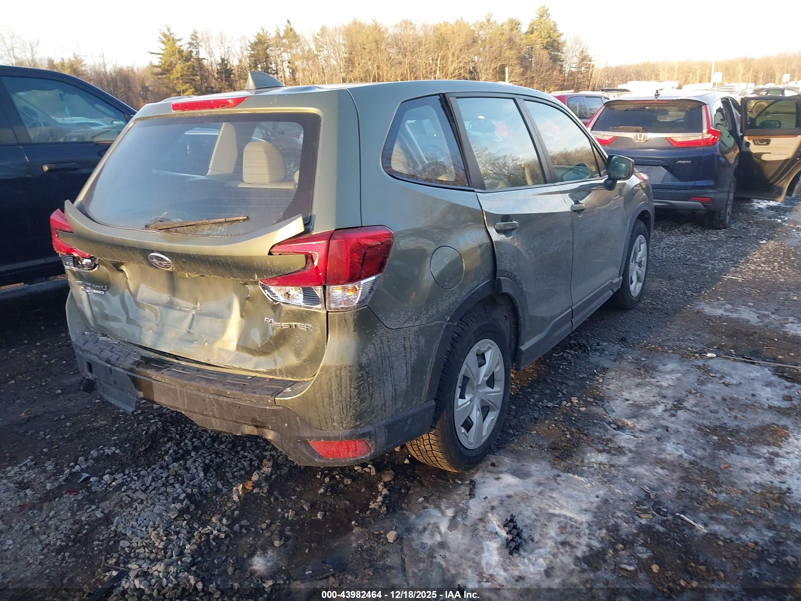 SUBARU FORESTER image 4