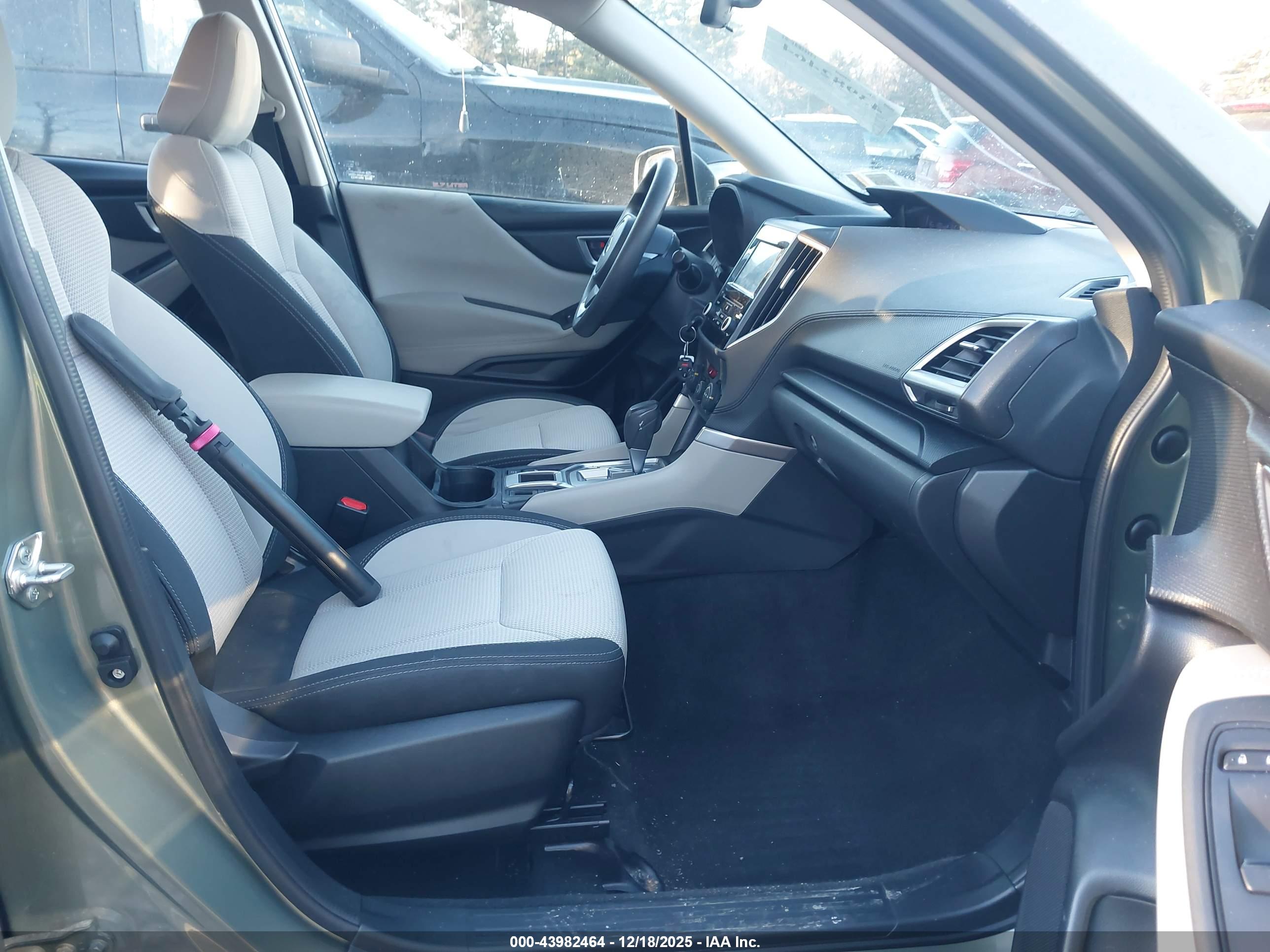 SUBARU FORESTER image 5