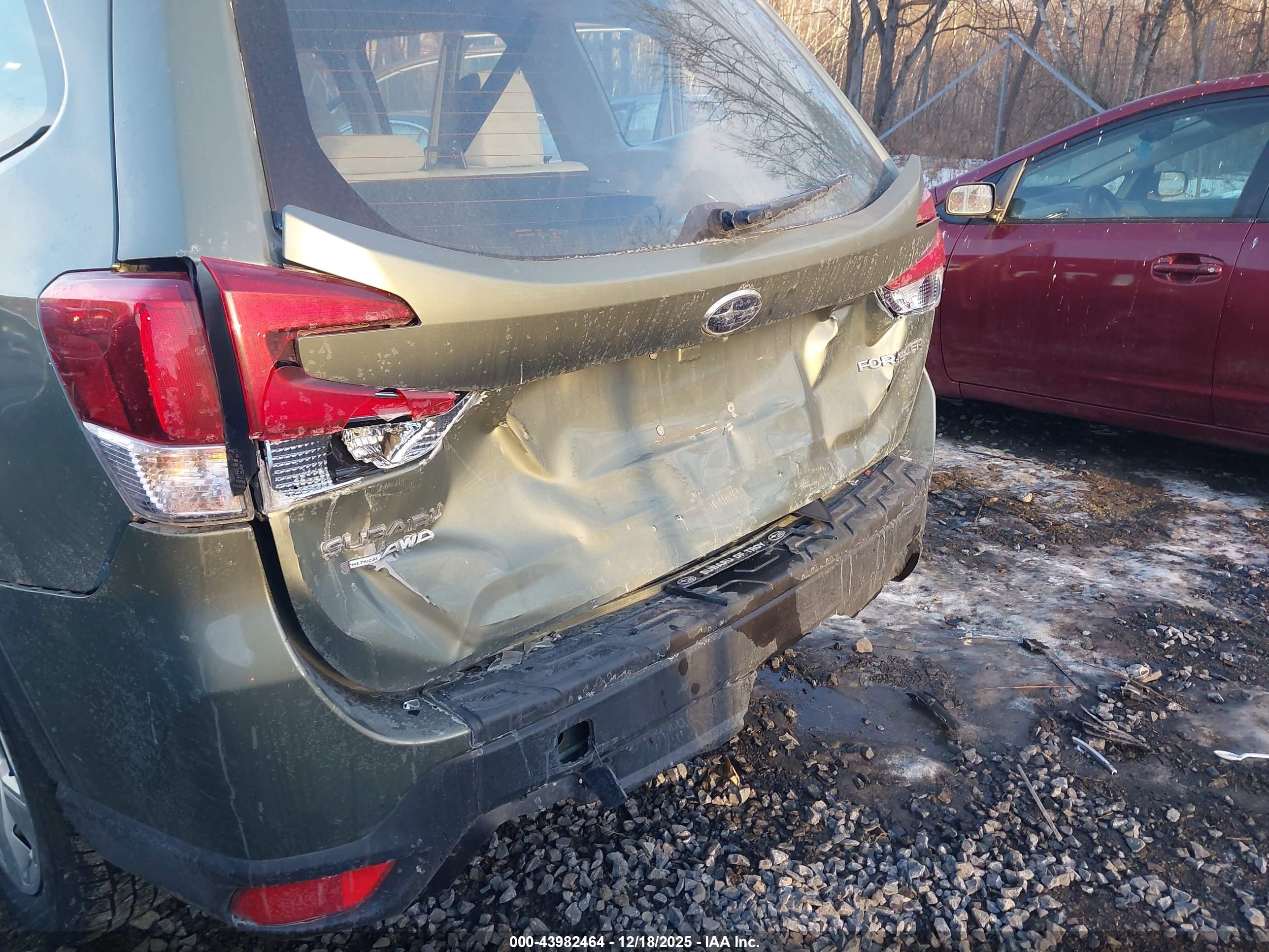 SUBARU FORESTER image 6