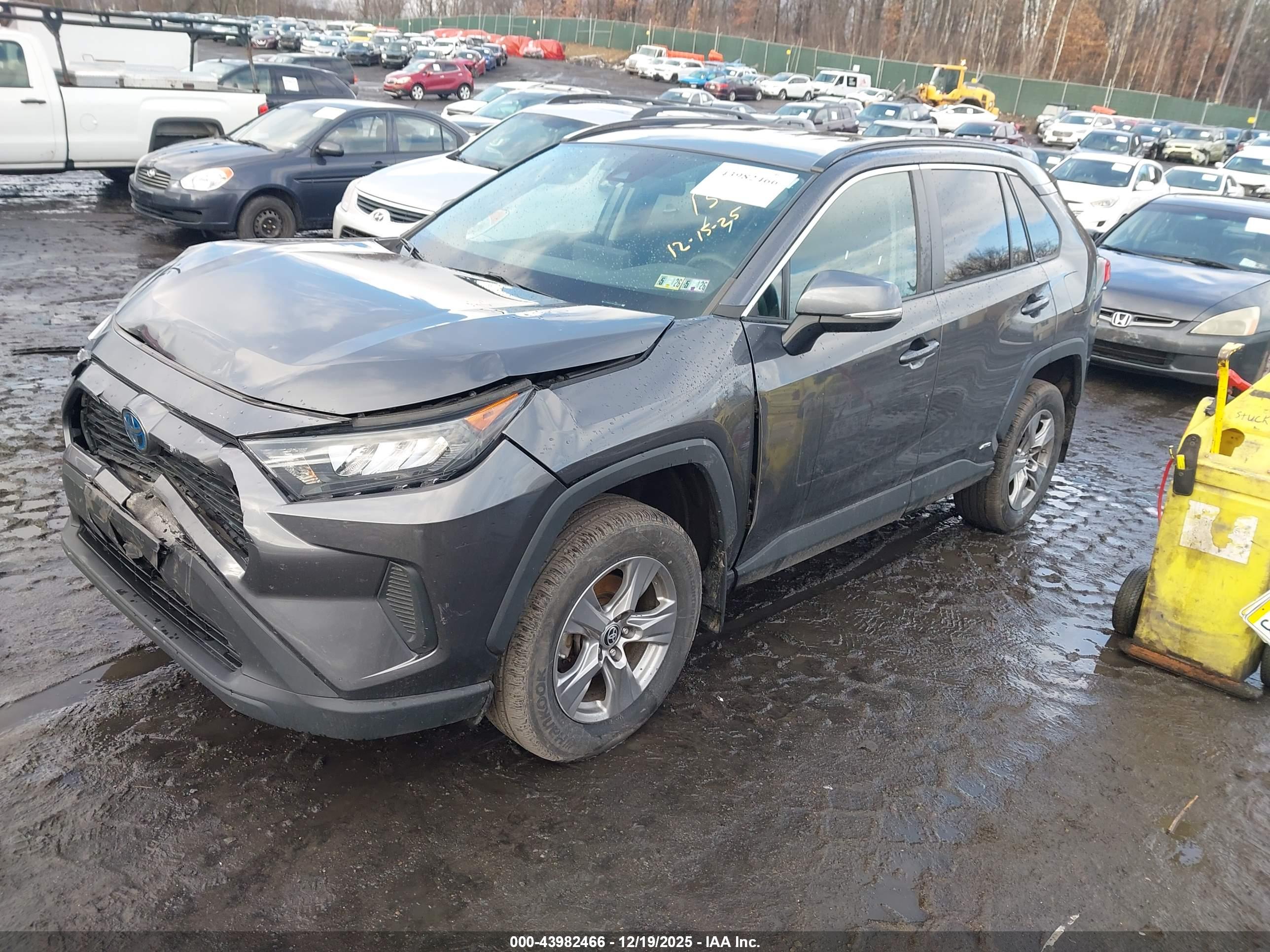 TOYOTA RAV4 image 2