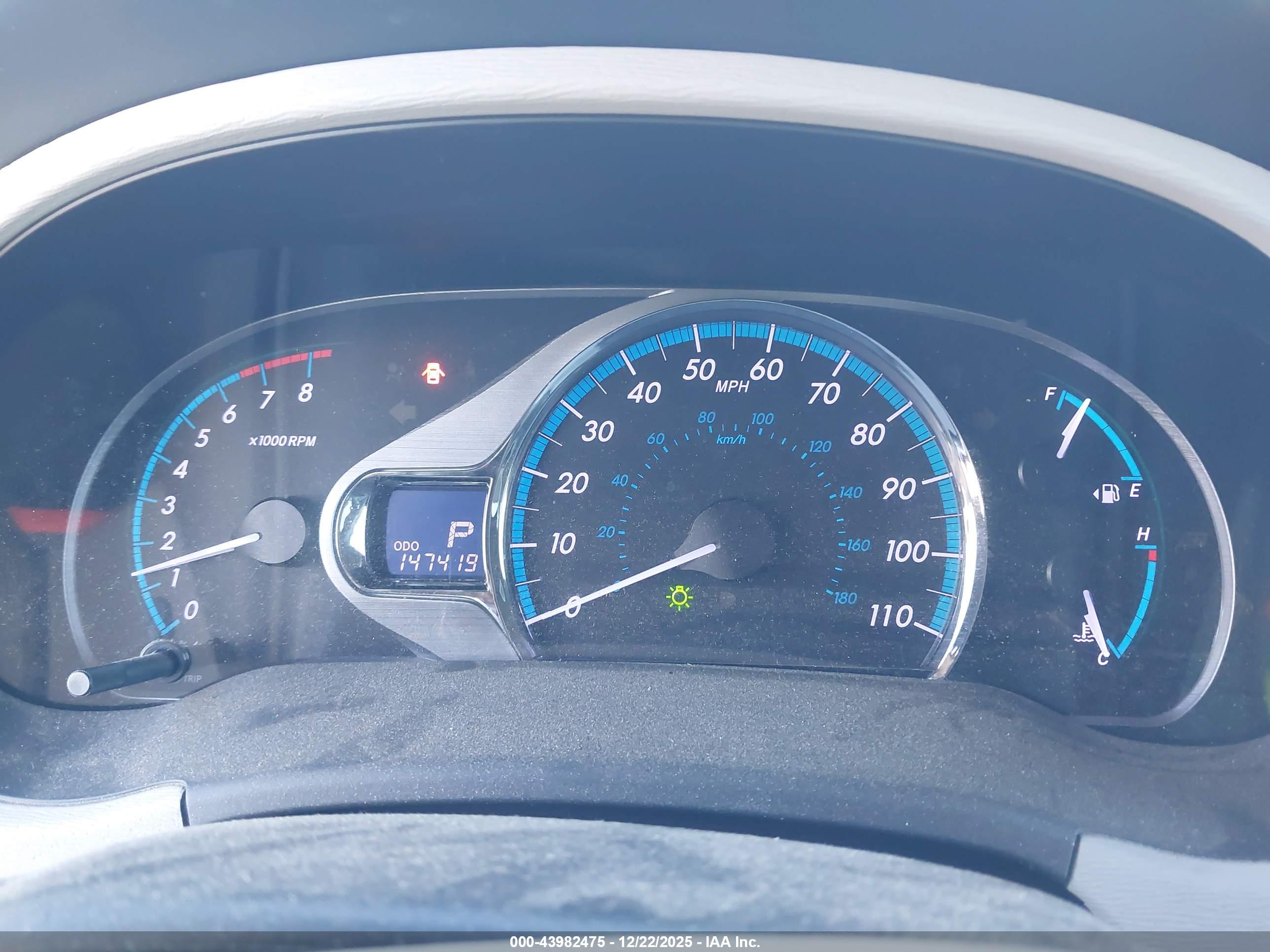 TOYOTA SIENNA image 7