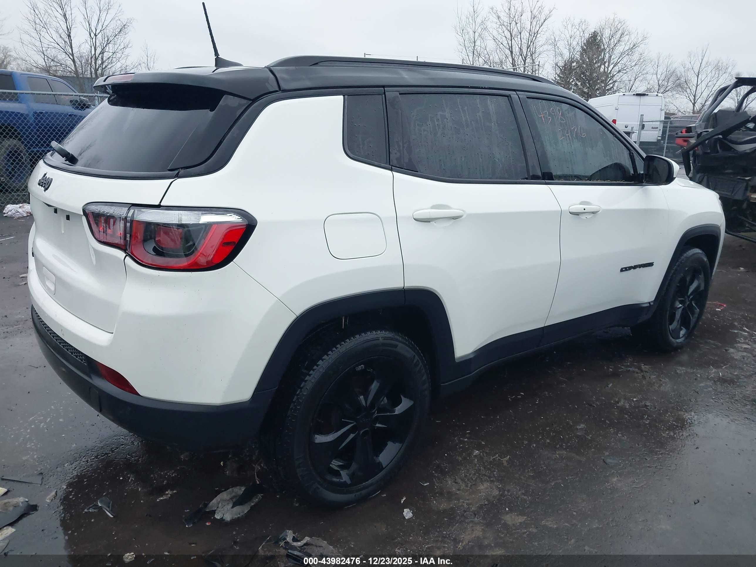 JEEP COMPASS image 4