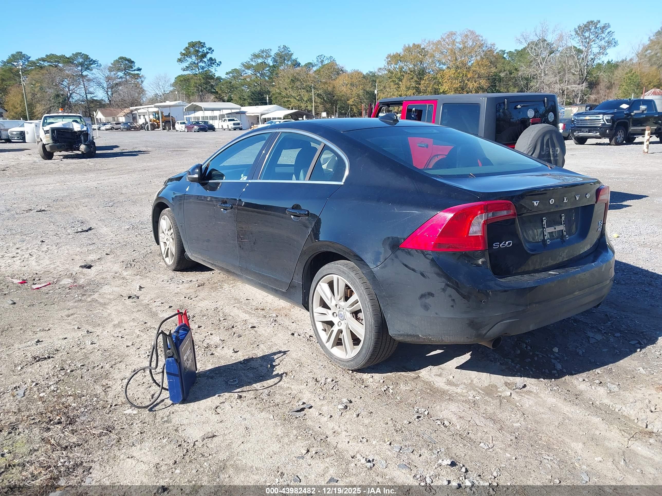 VOLVO S60 image 3