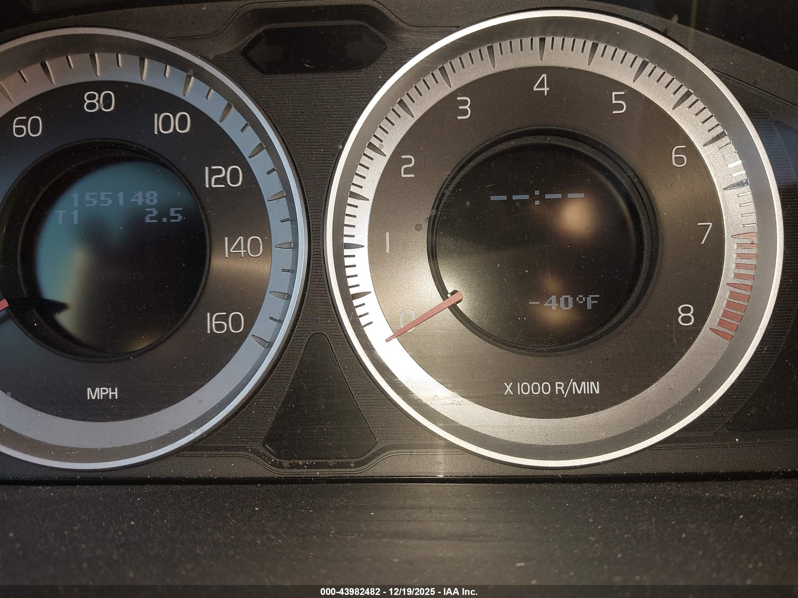 VOLVO S60 image 7