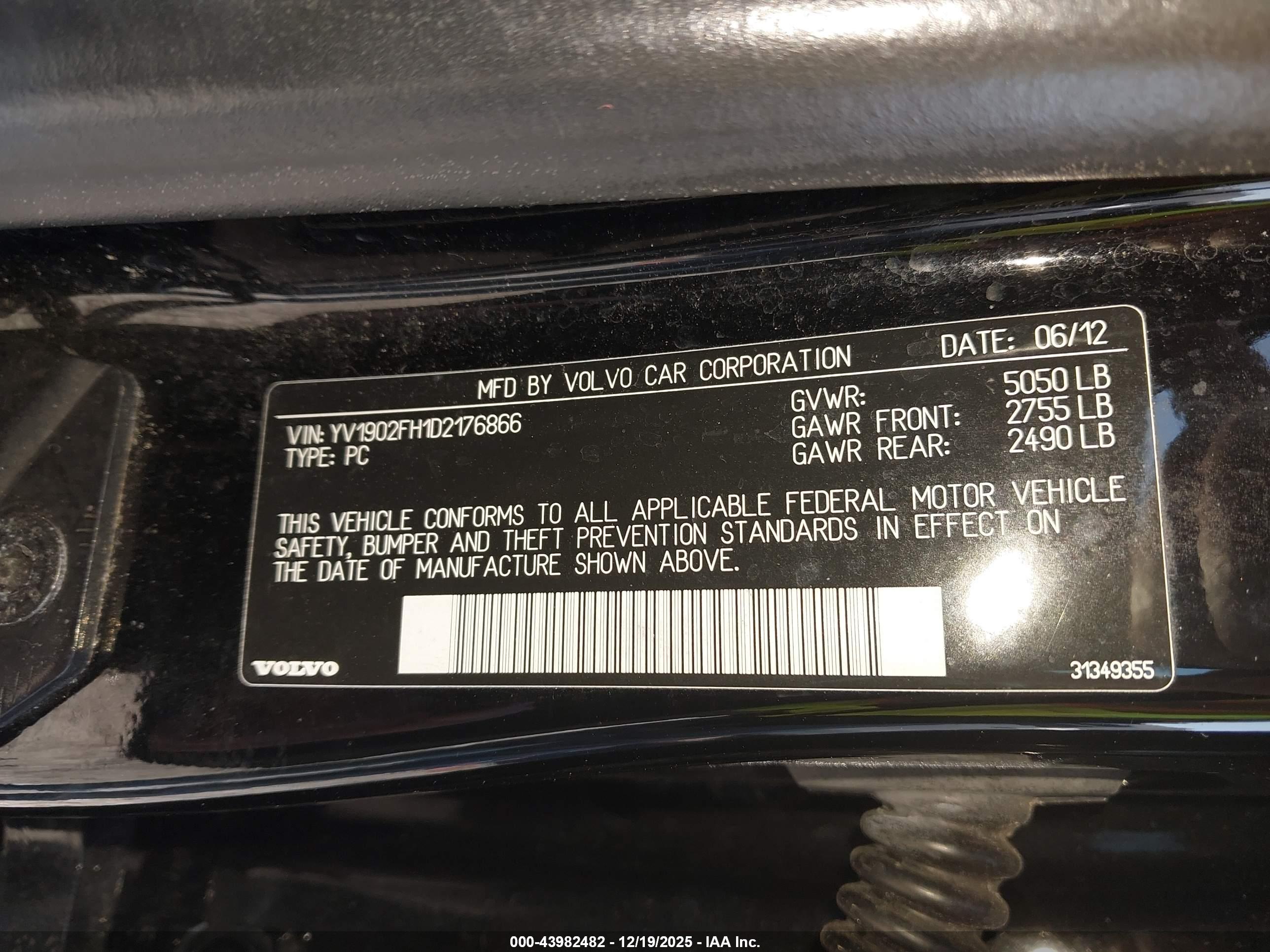 VOLVO S60 image 9