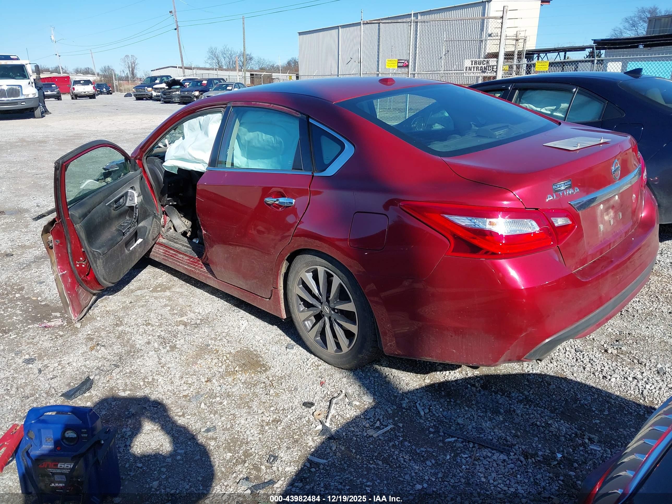 NISSAN ALTIMA image 3