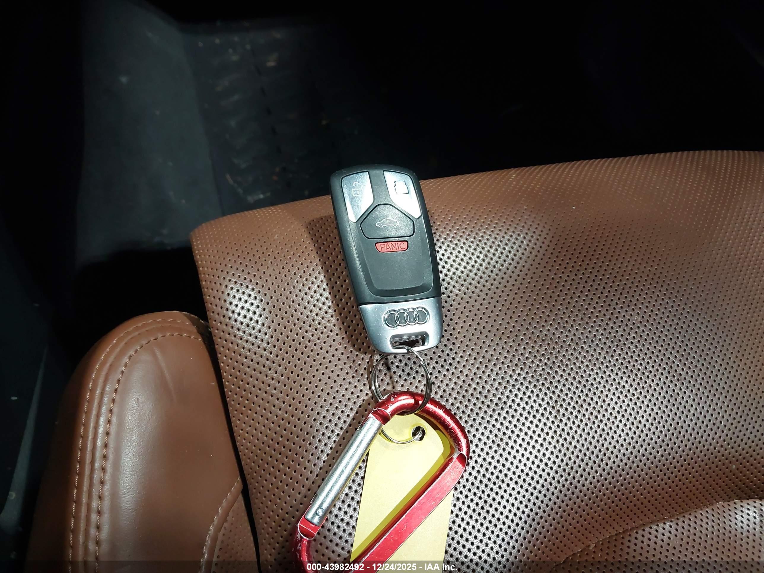 AUDI Q7 image 11