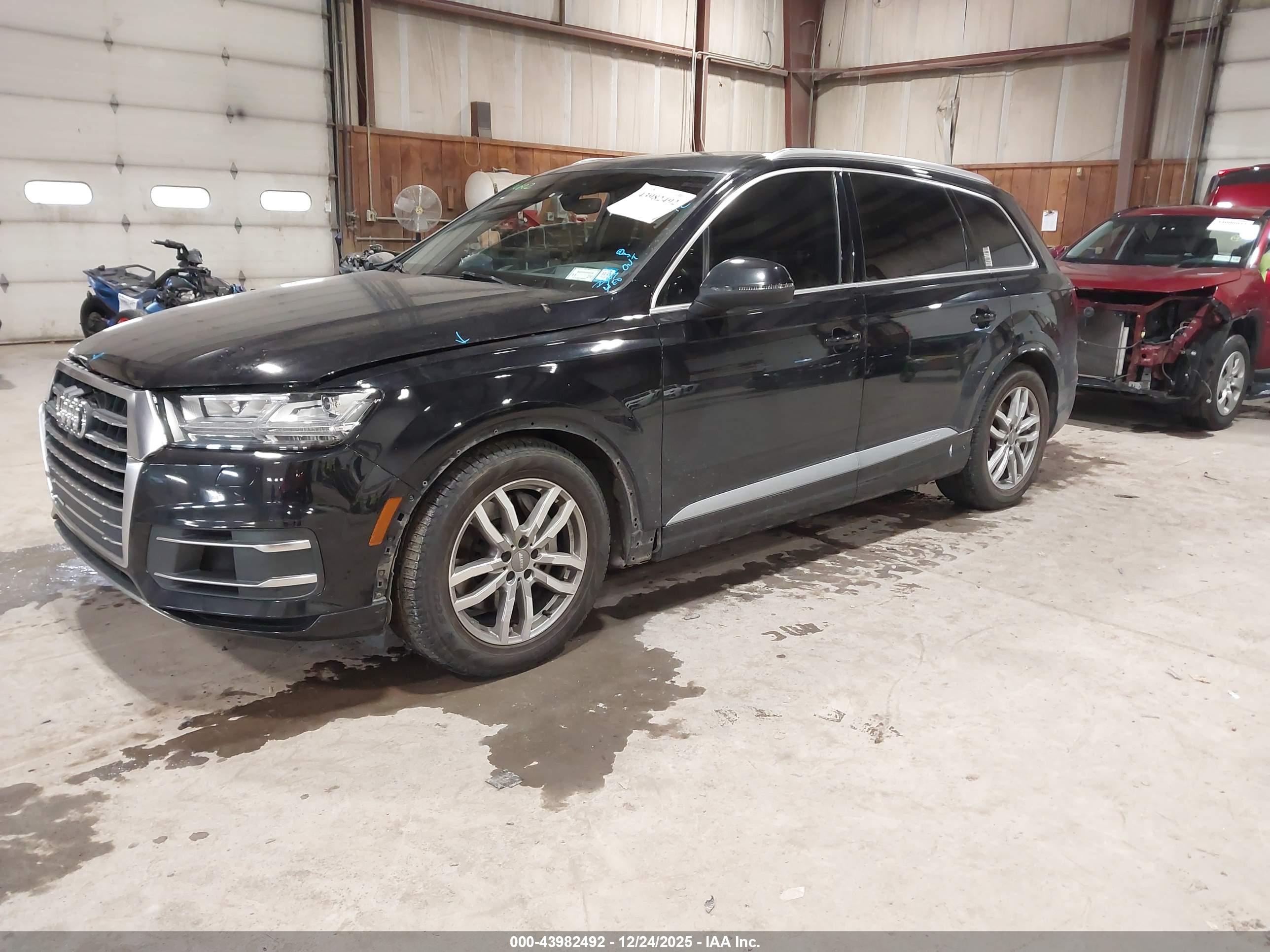 AUDI Q7 image 2