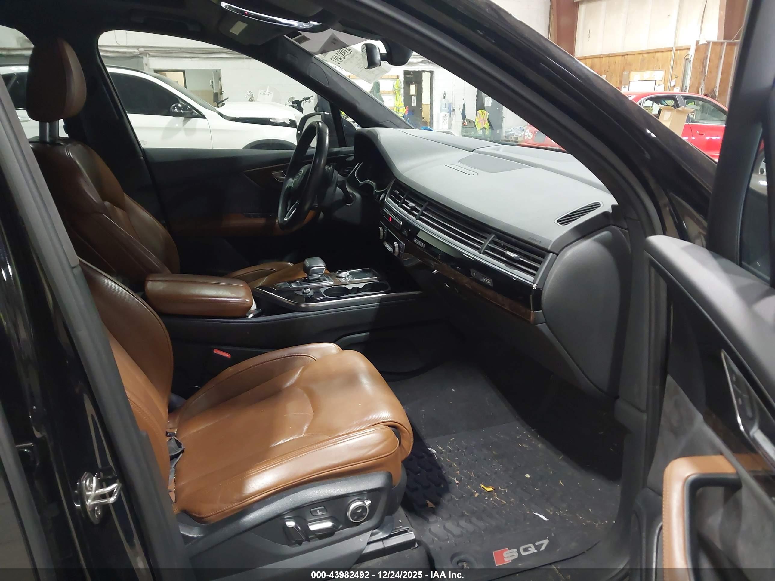 AUDI Q7 image 5