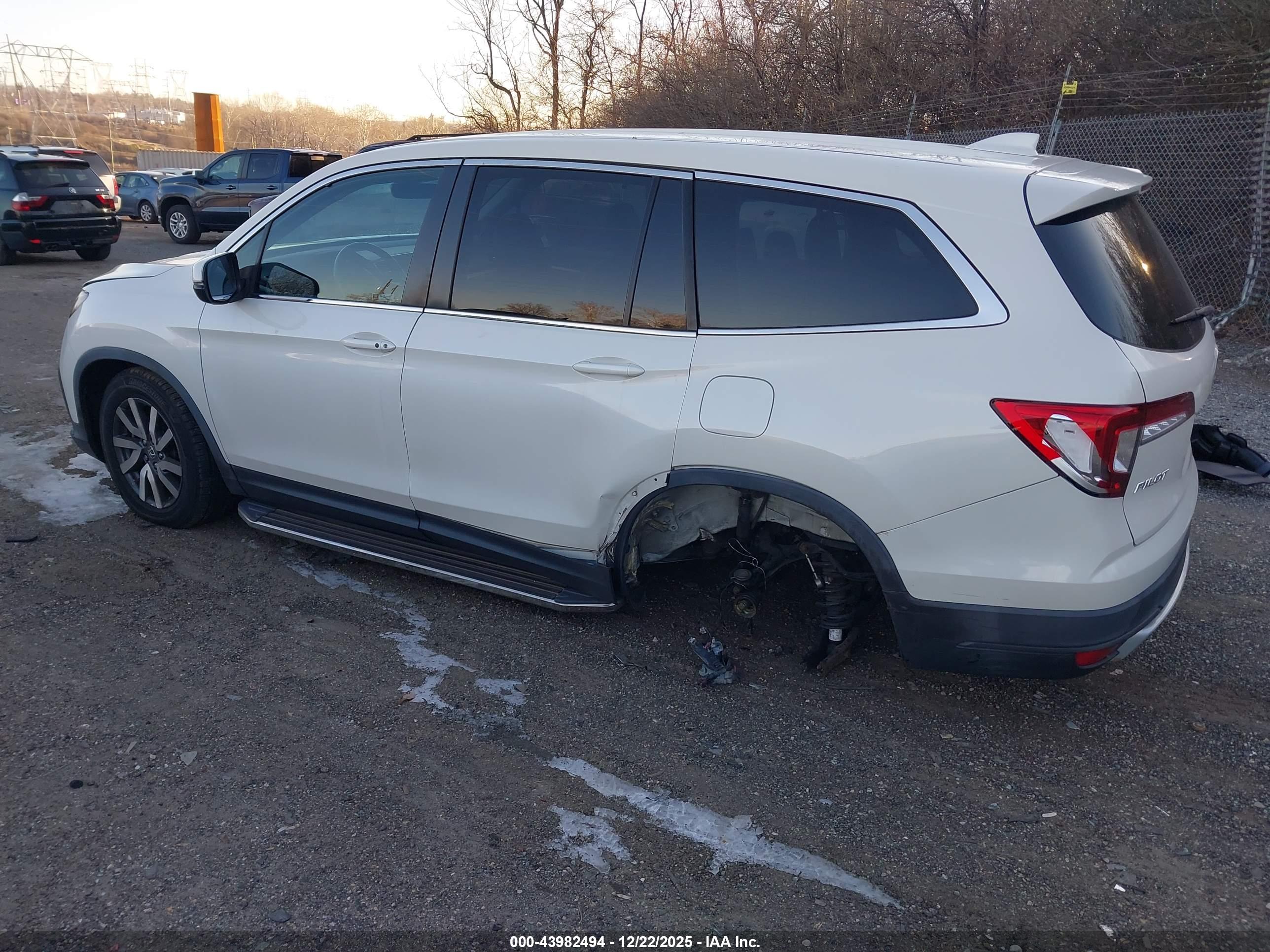 HONDA PILOT image 3