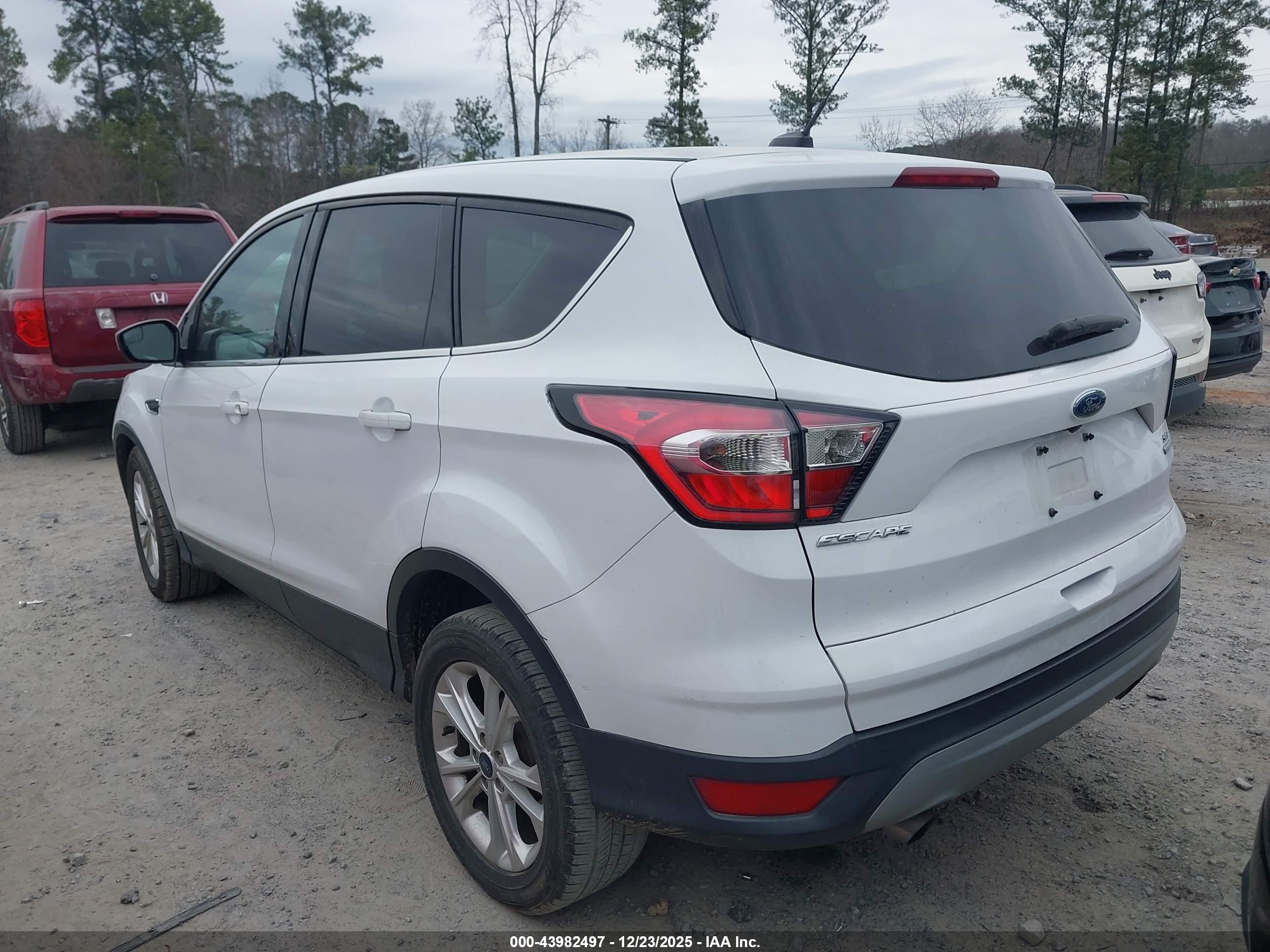 FORD ESCAPE image 3