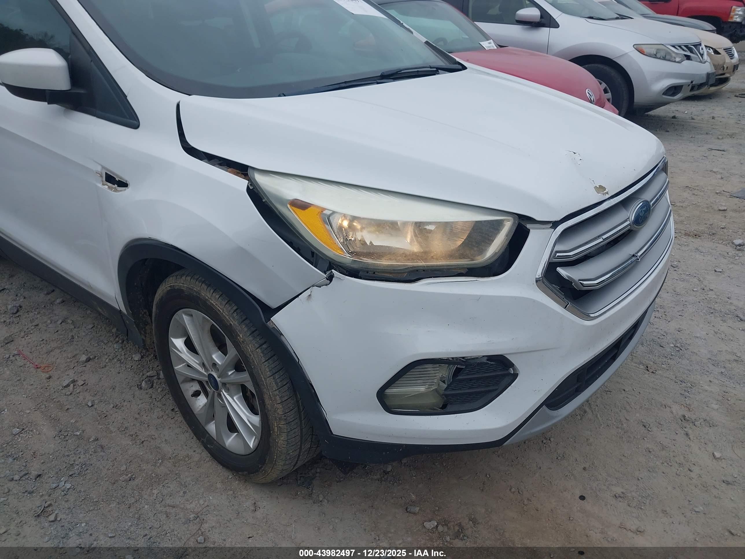 FORD ESCAPE image 6