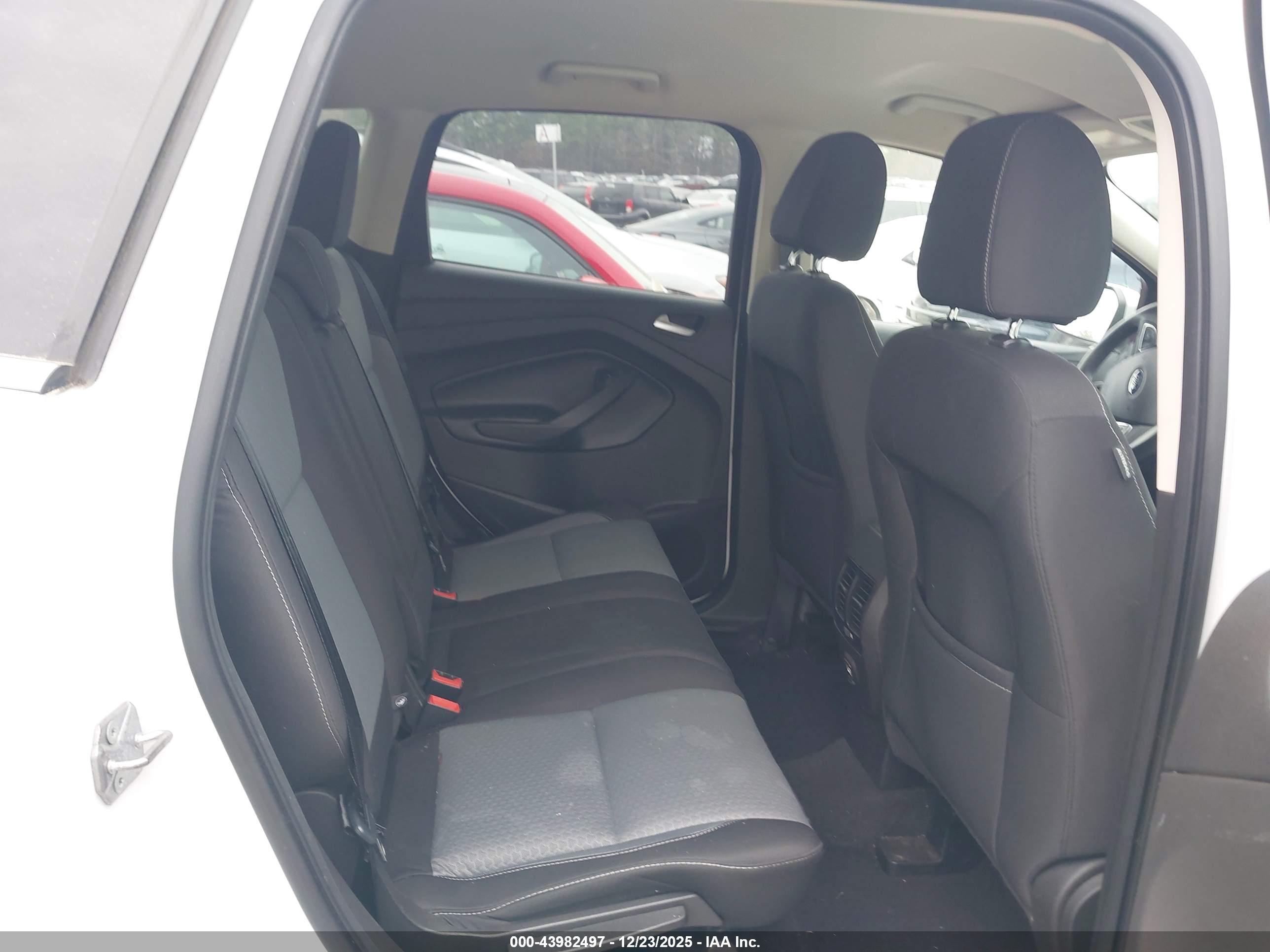 FORD ESCAPE image 8