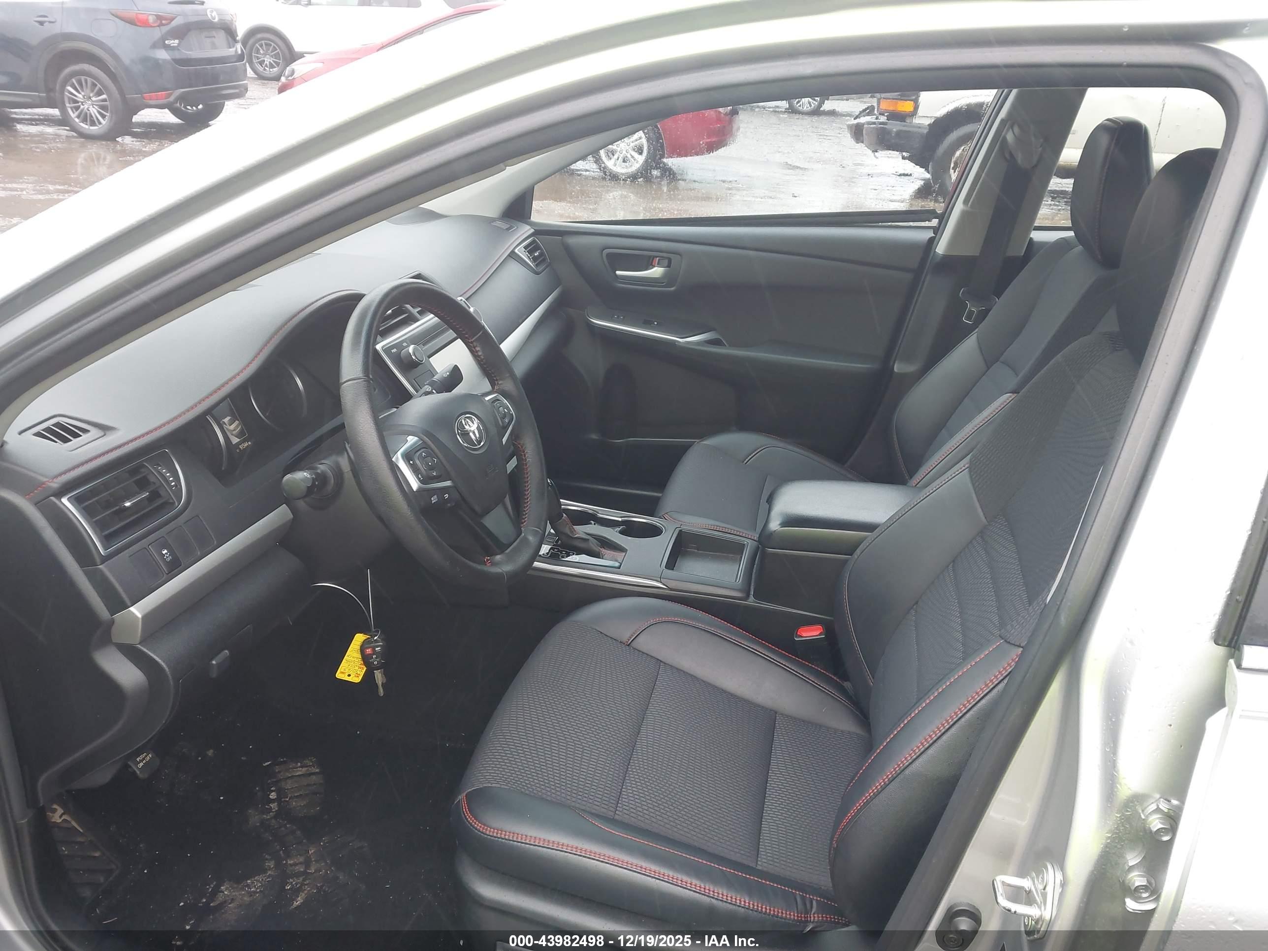 TOYOTA CAMRY image 5