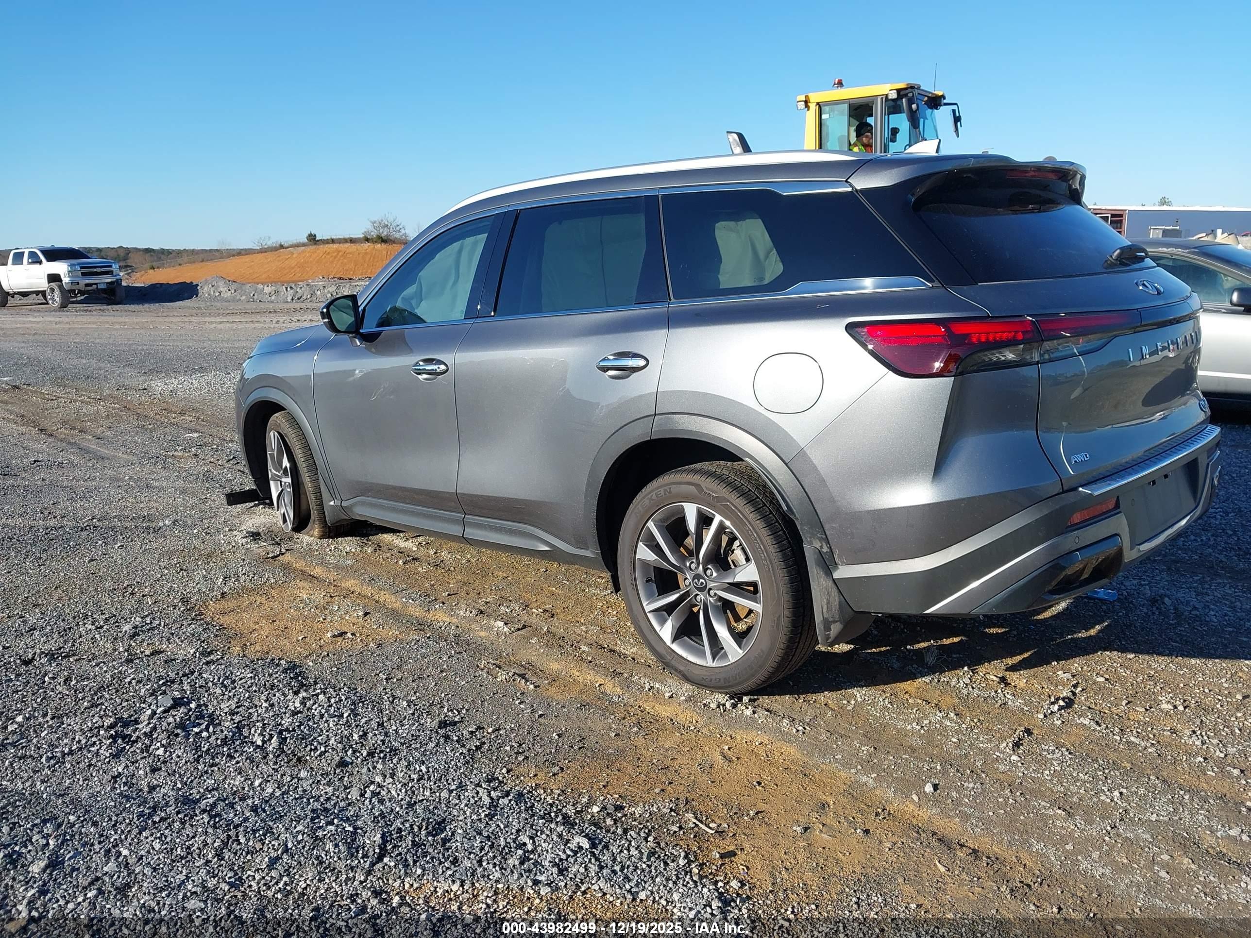 INFINITI QX60 image 3