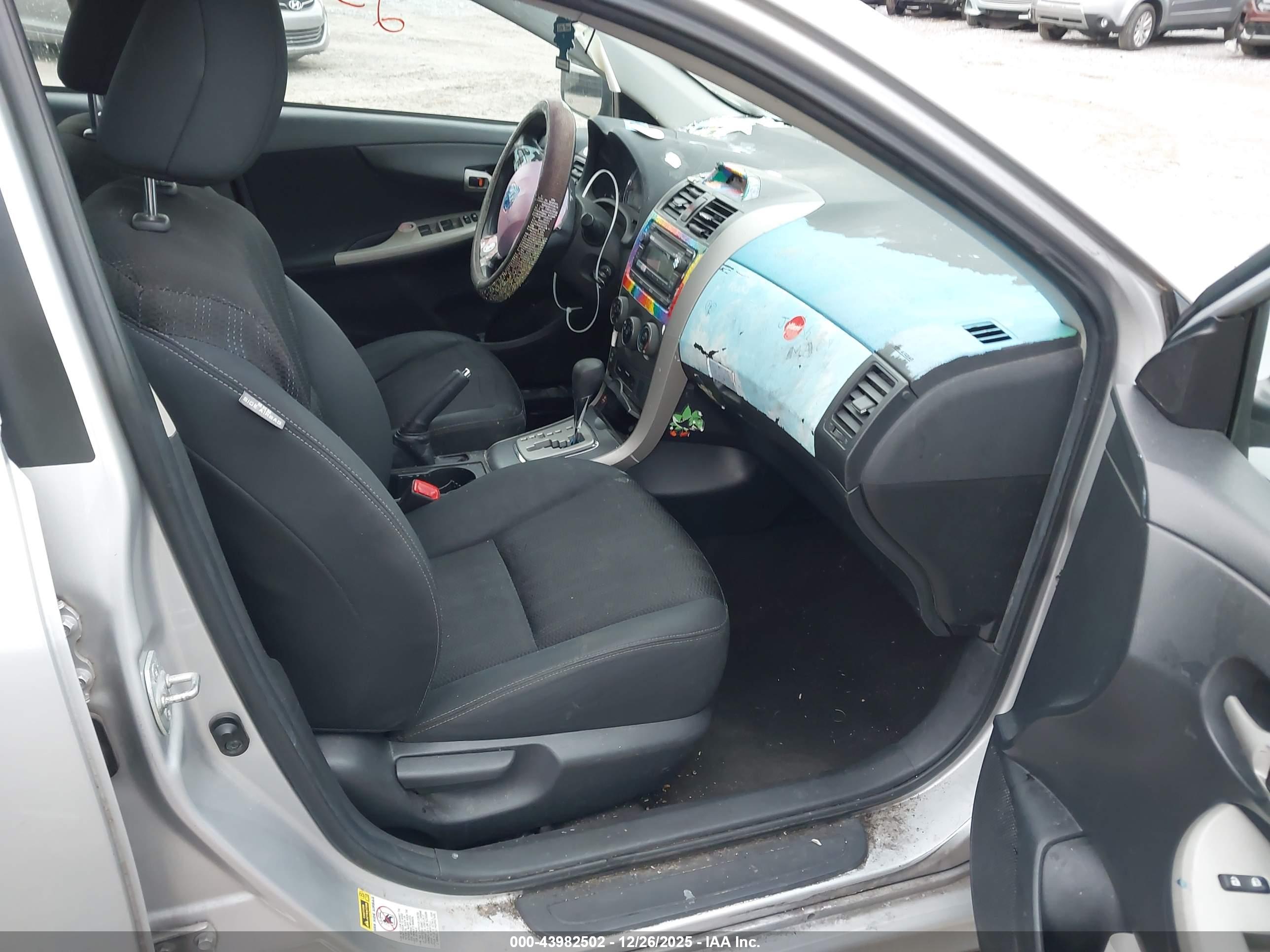 TOYOTA COROLLA image 5