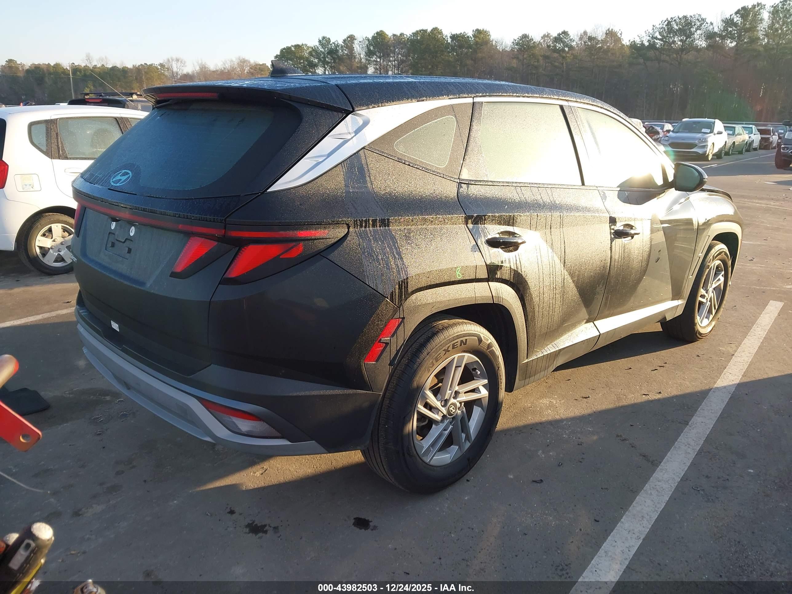 HYUNDAI TUCSON image 4