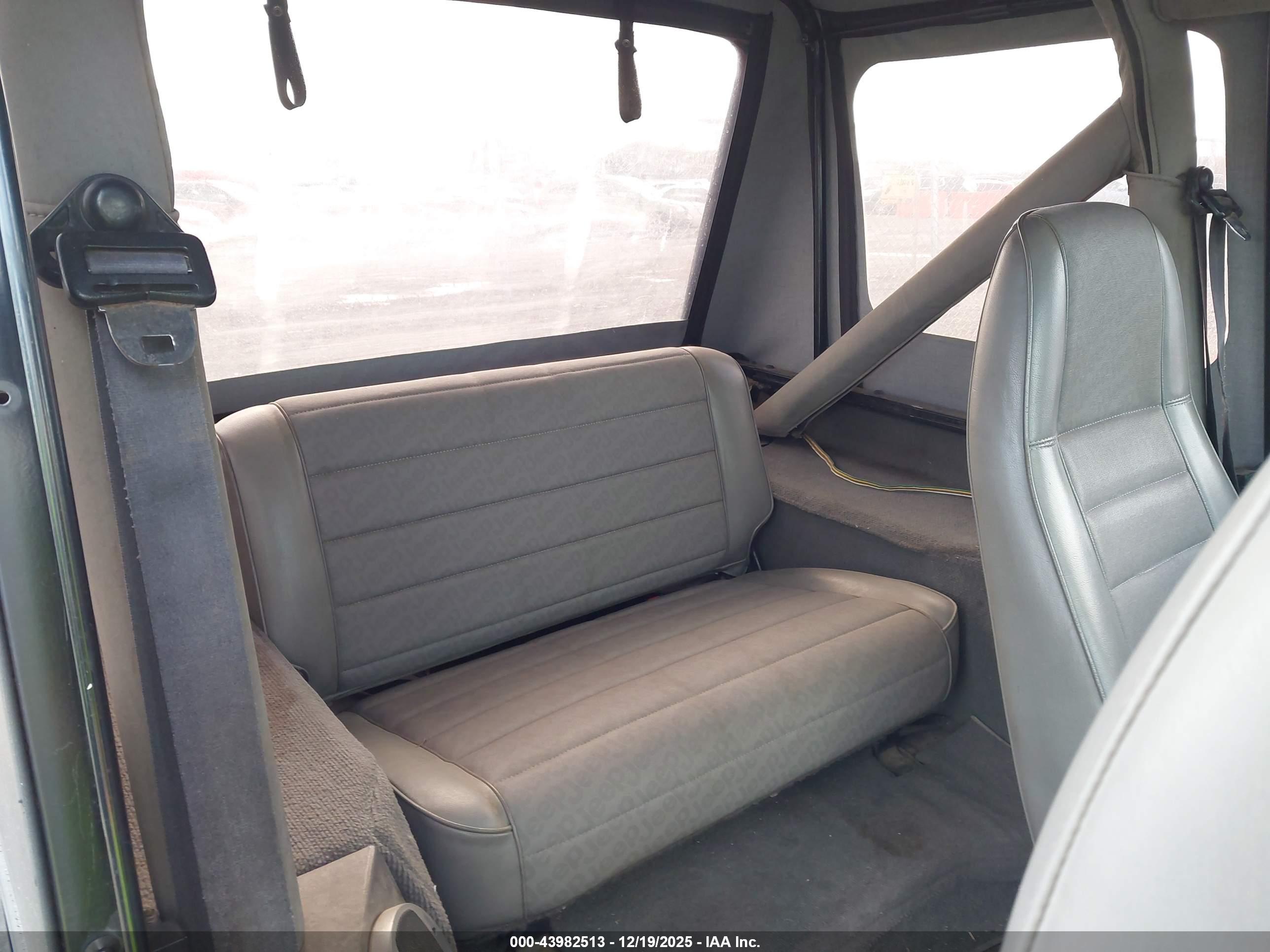 JEEP WRANGLER image 8
