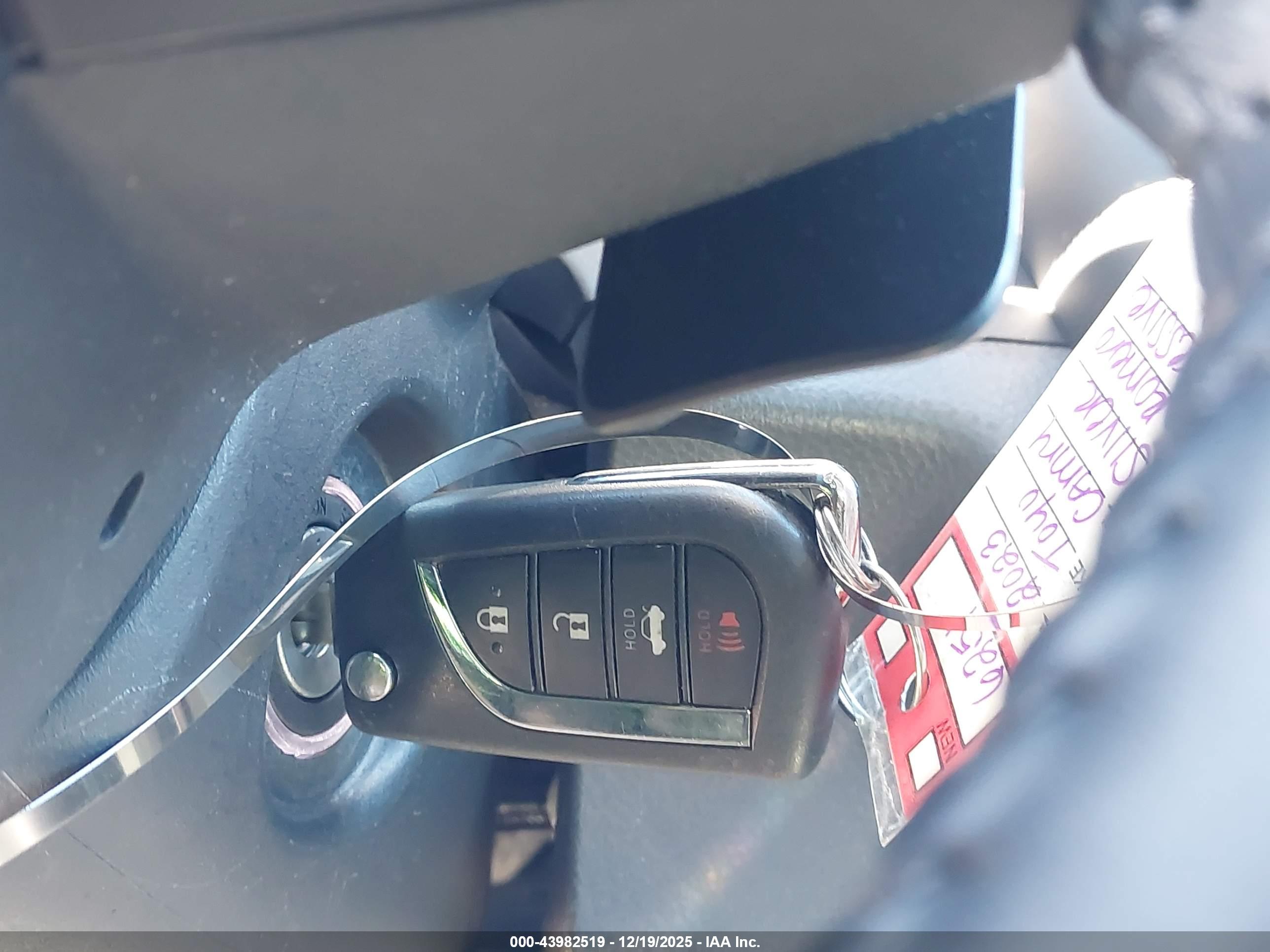 TOYOTA CAMRY image 11