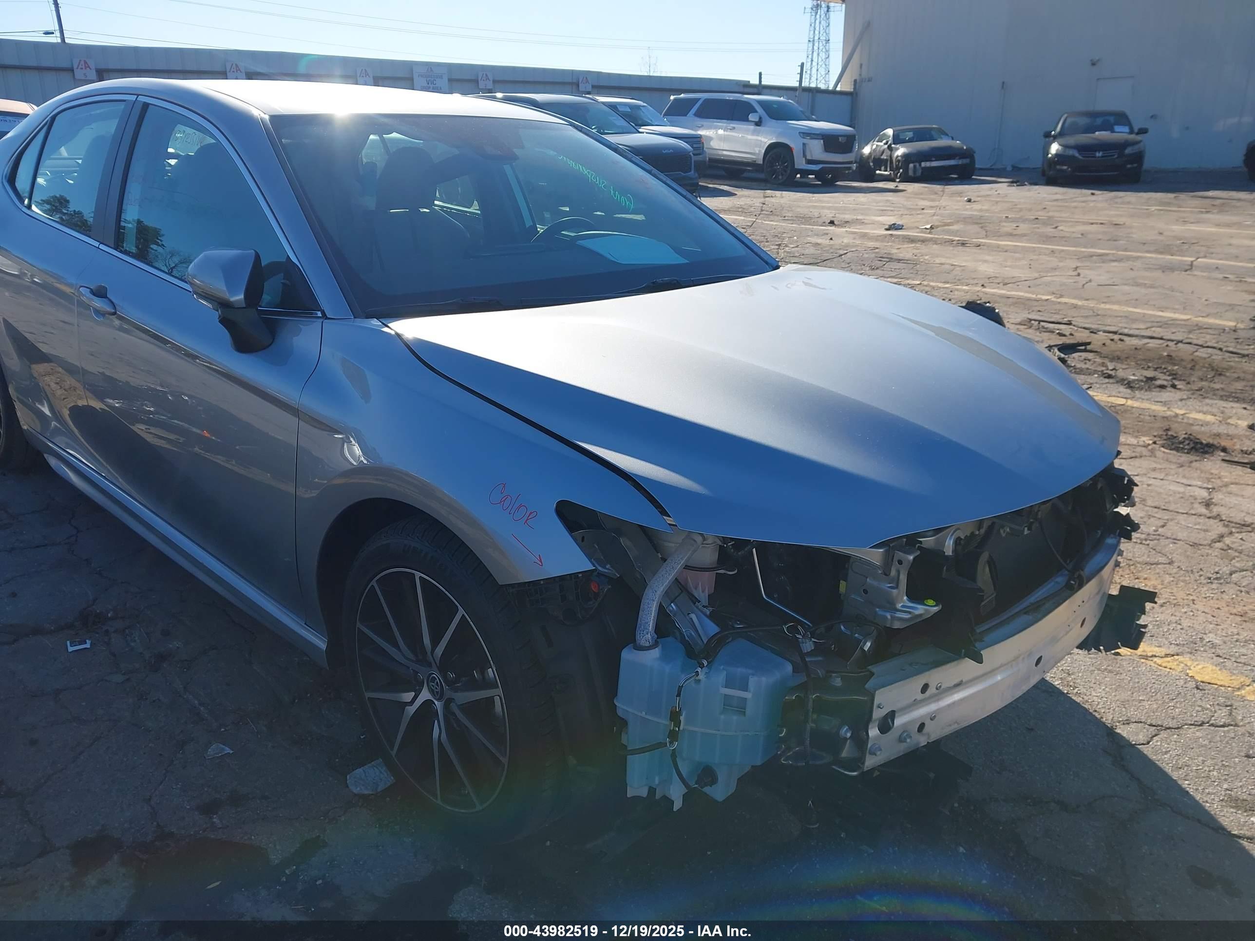 TOYOTA CAMRY image 6