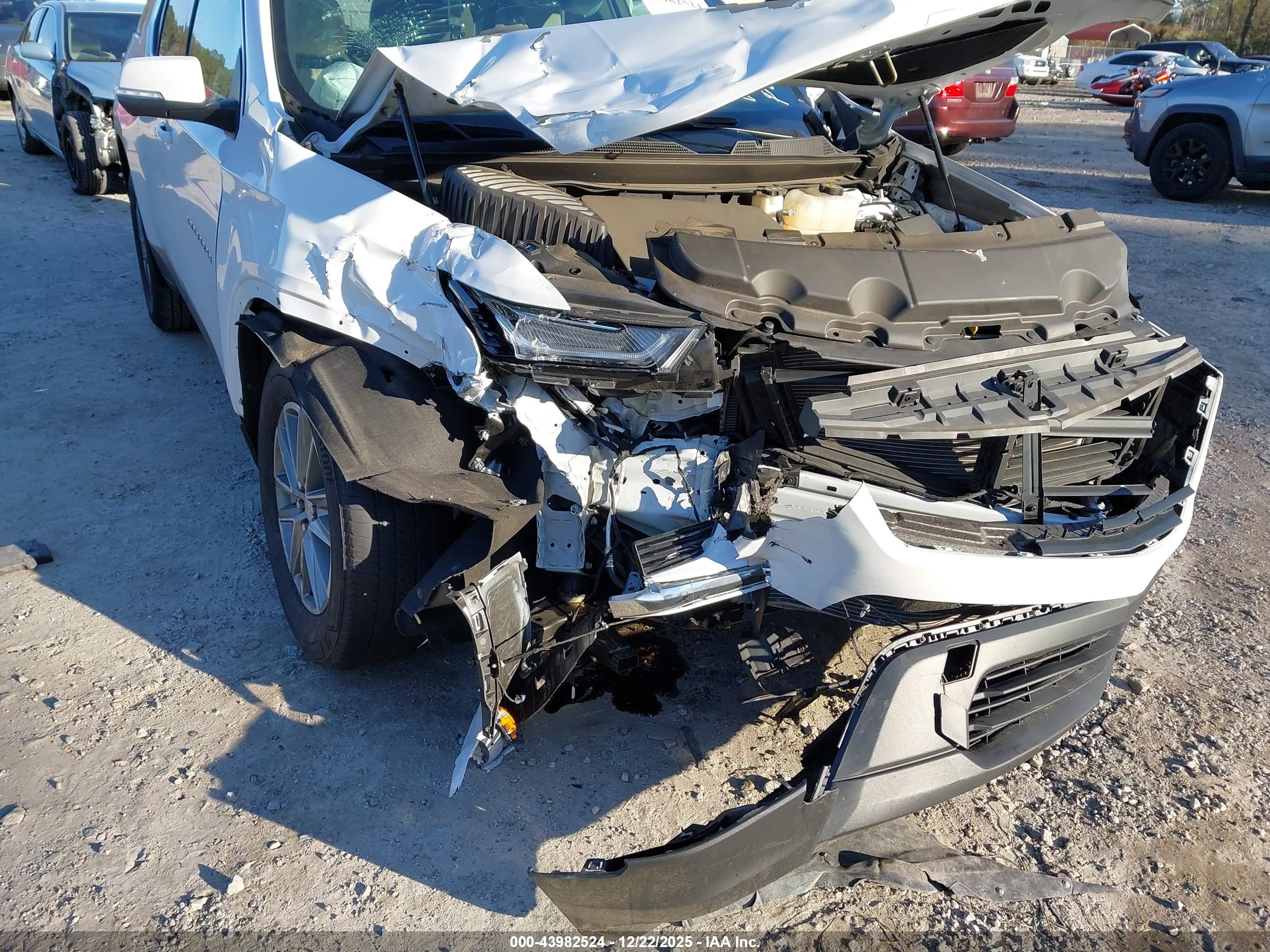 CHEVROLET TRAVERSE image 6