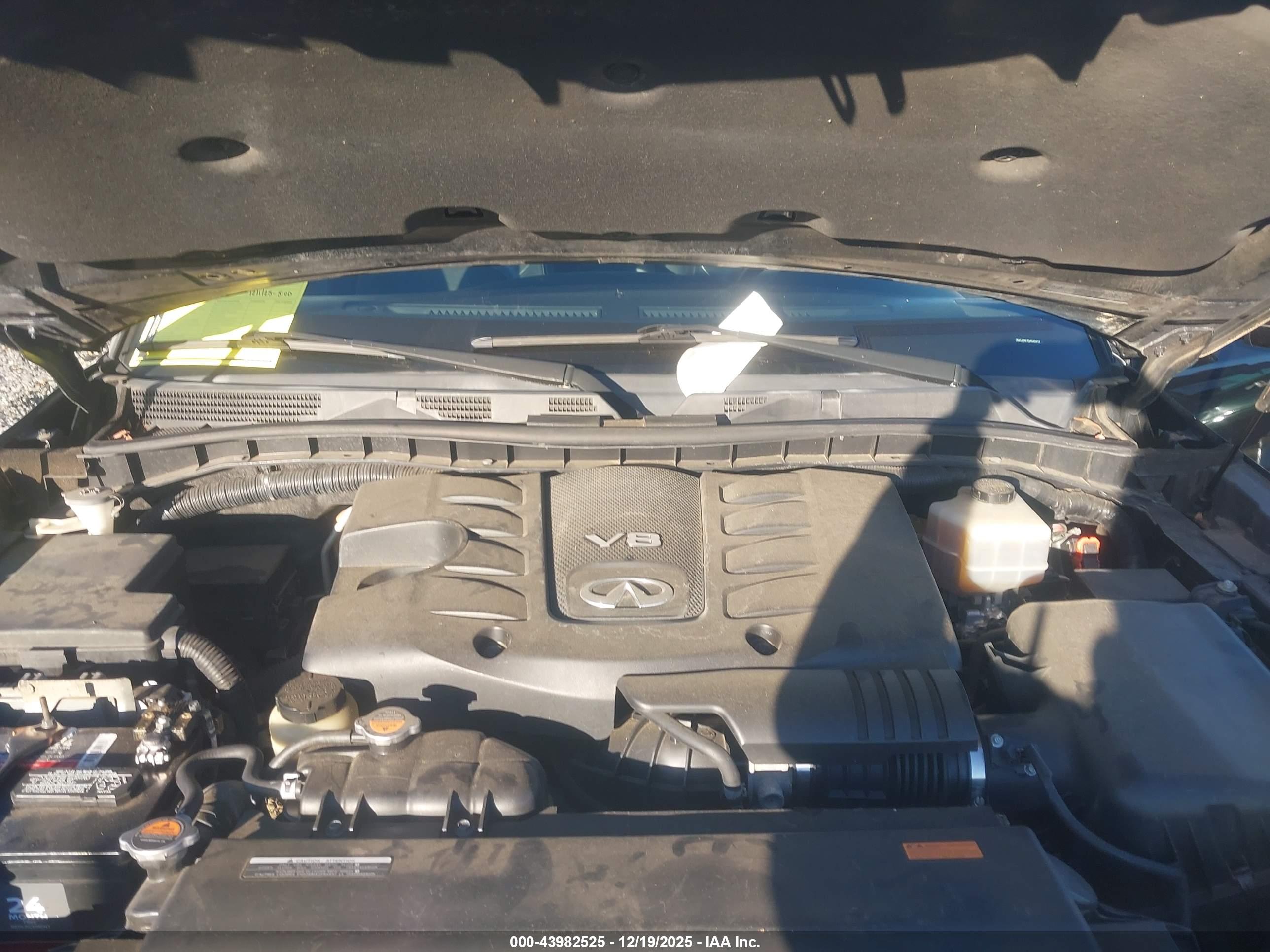 INFINITI QX56 image 10