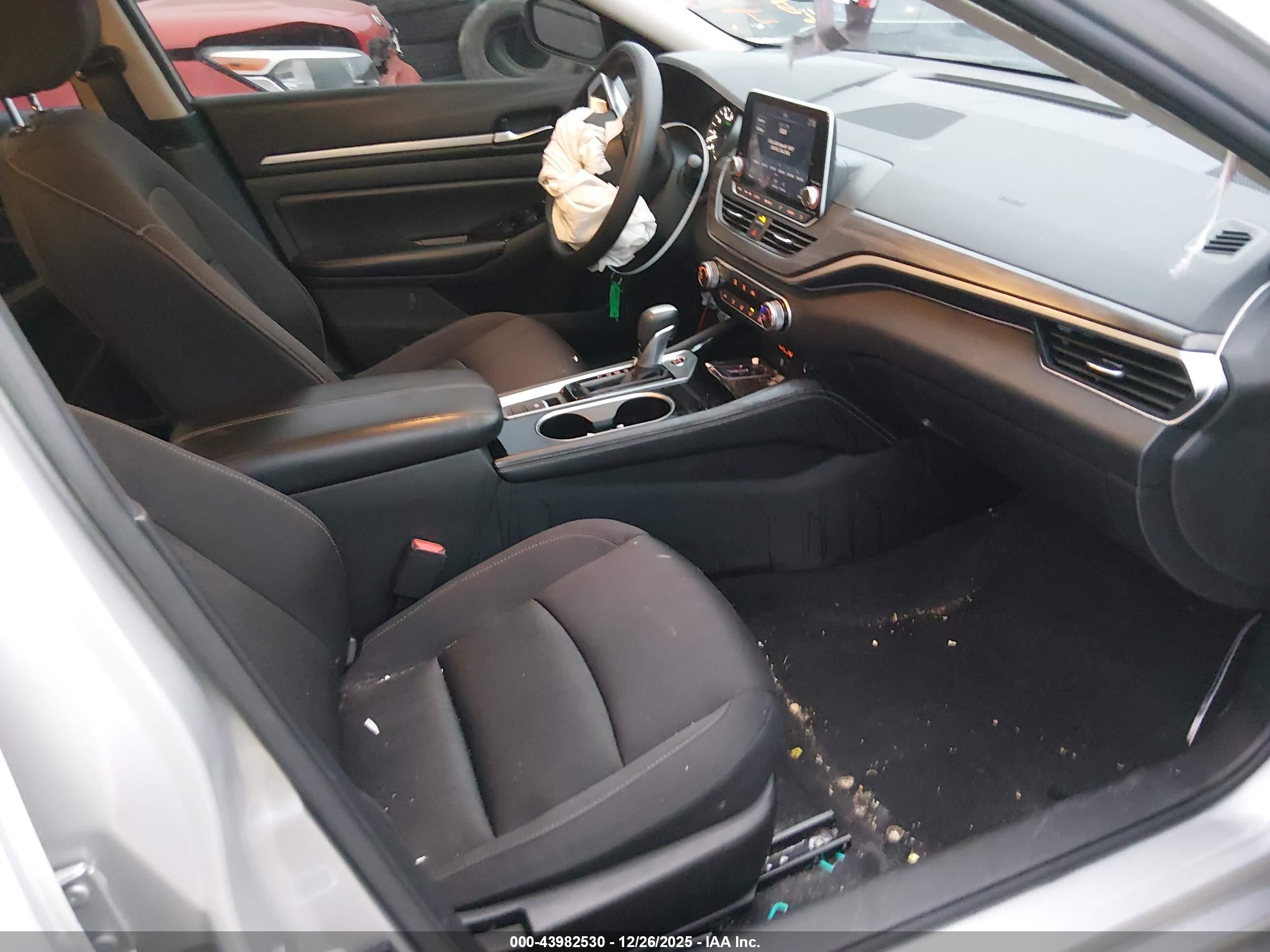 NISSAN ALTIMA image 5