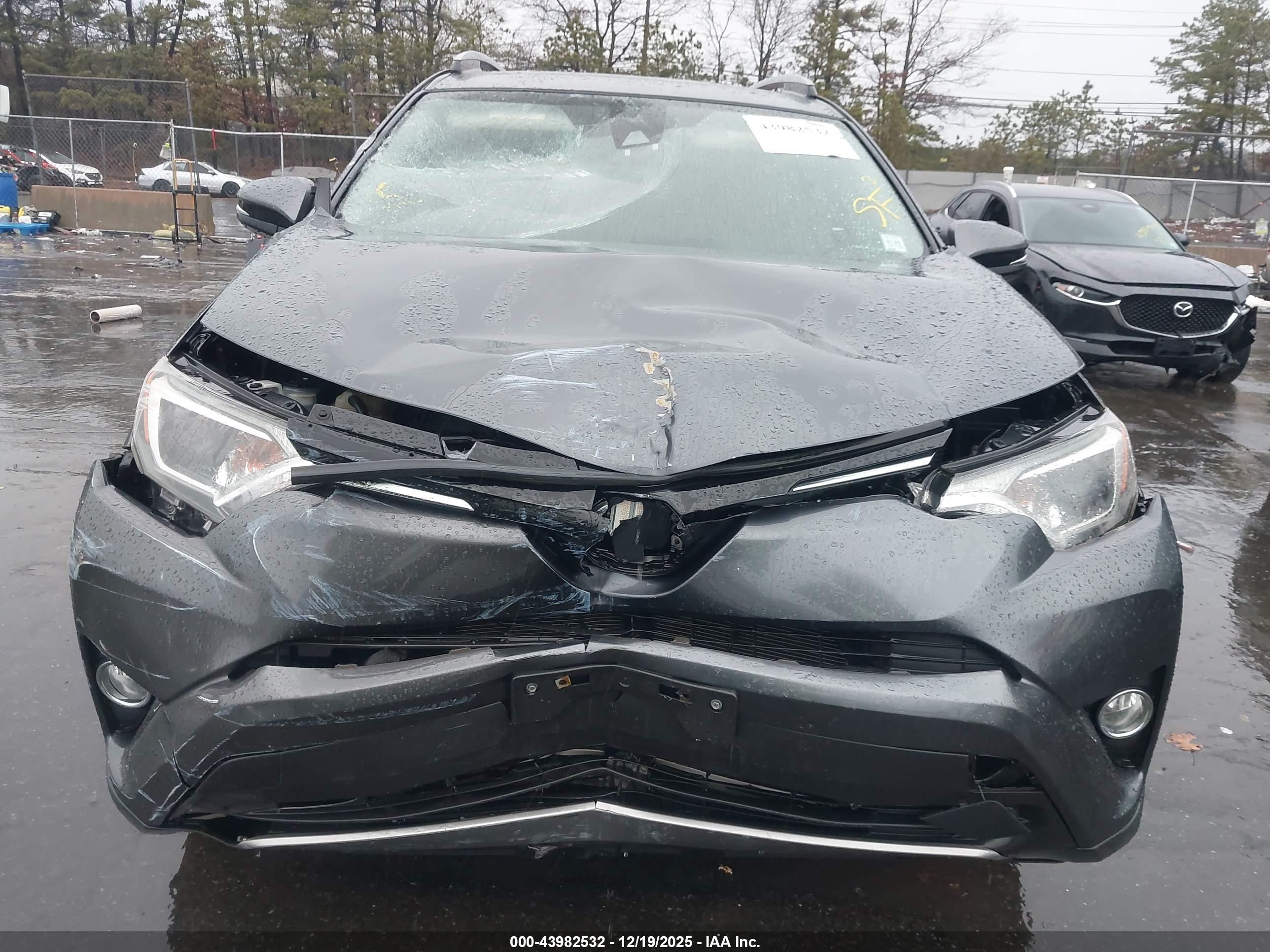 TOYOTA RAV4 image 6