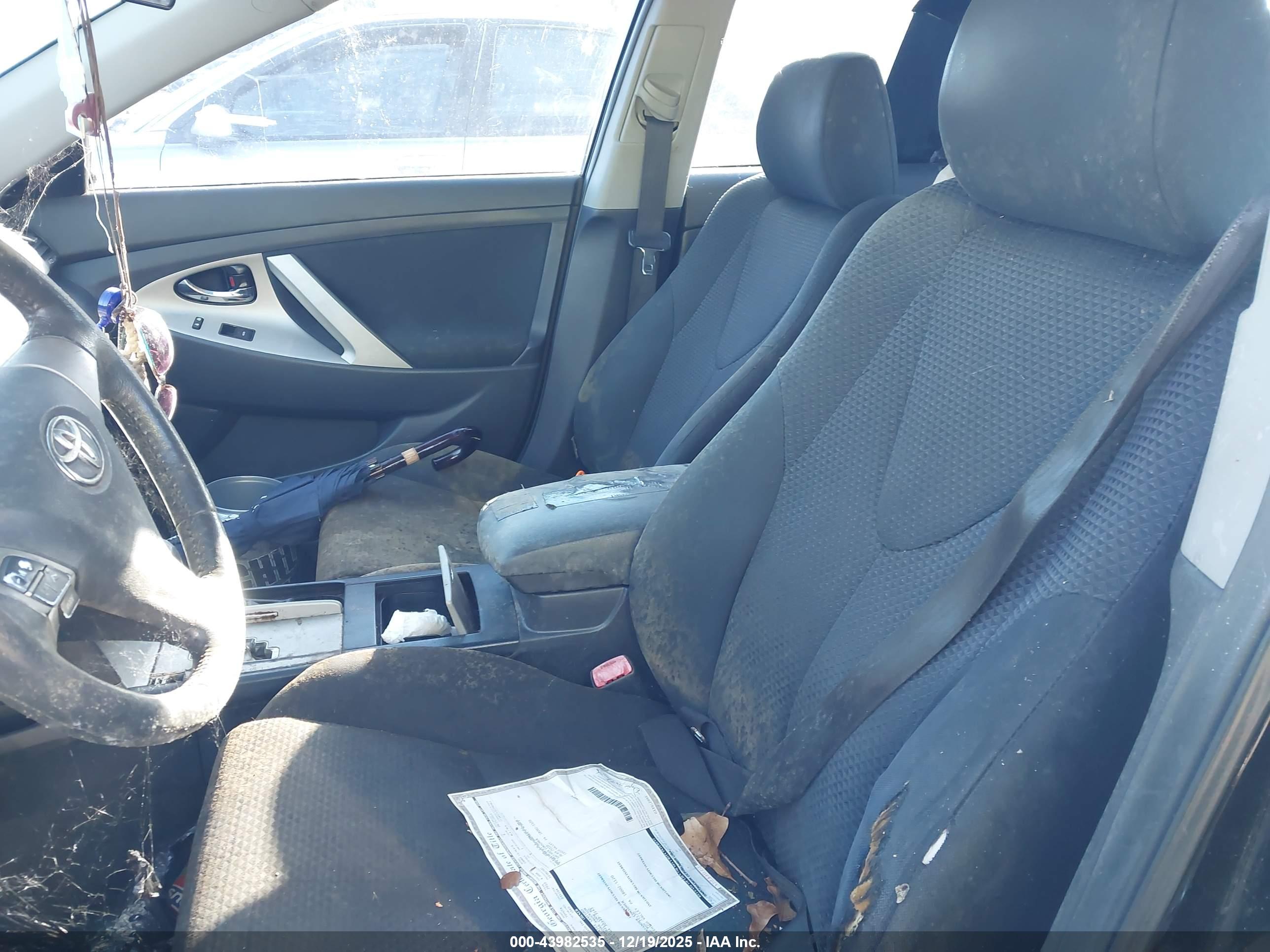 TOYOTA CAMRY image 6