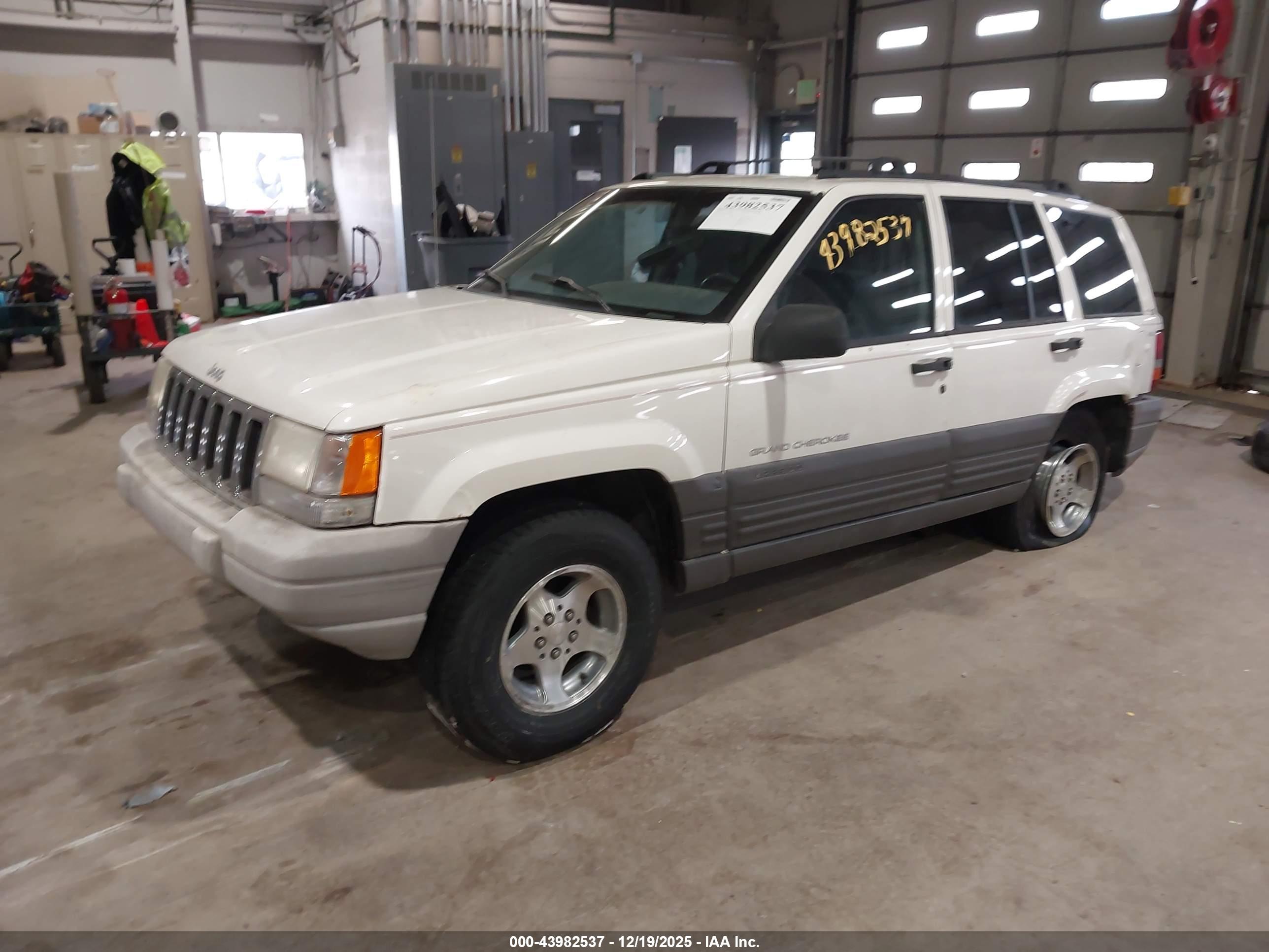 JEEP GRAND image 2