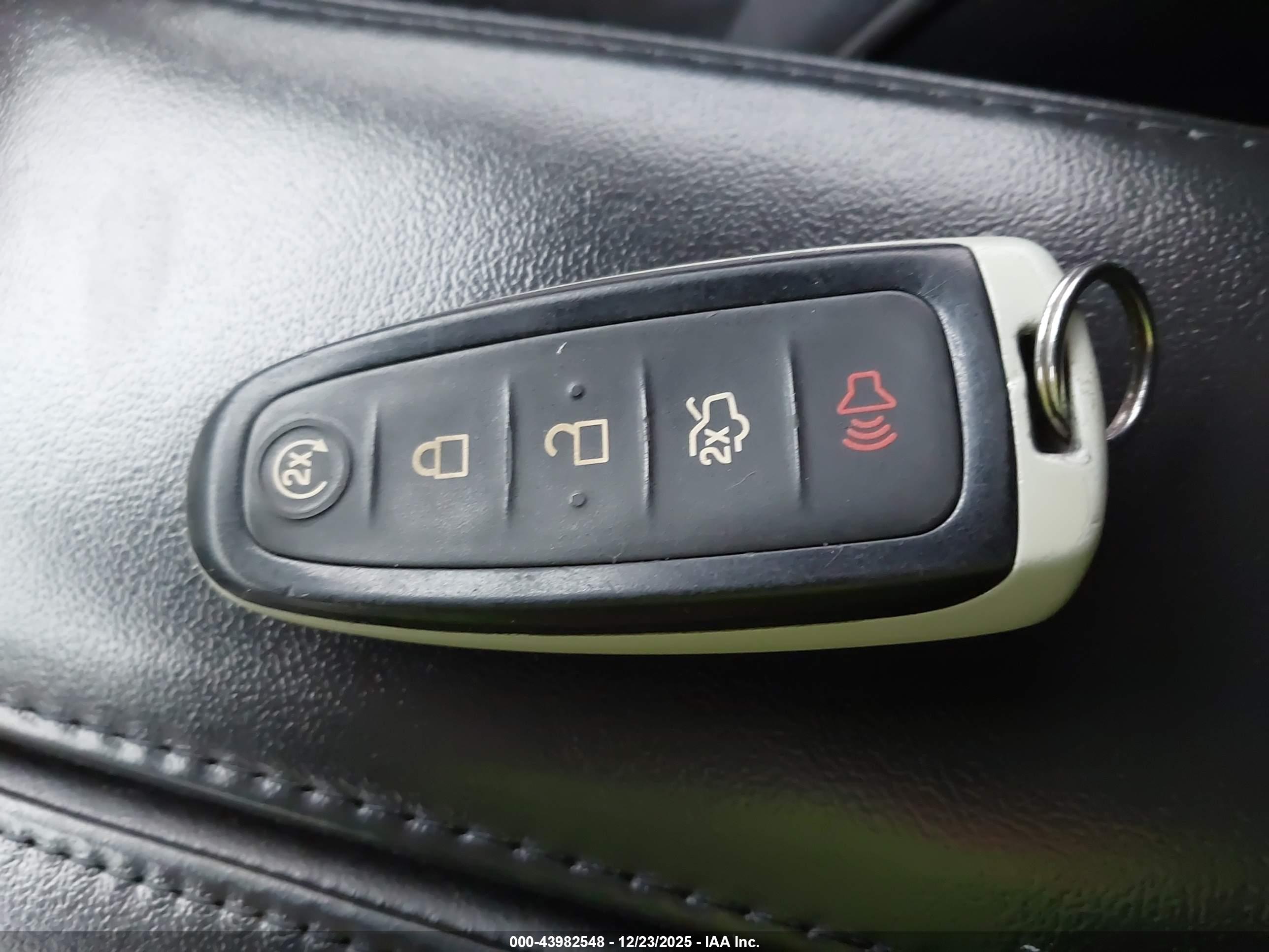 LINCOLN MKX image 11