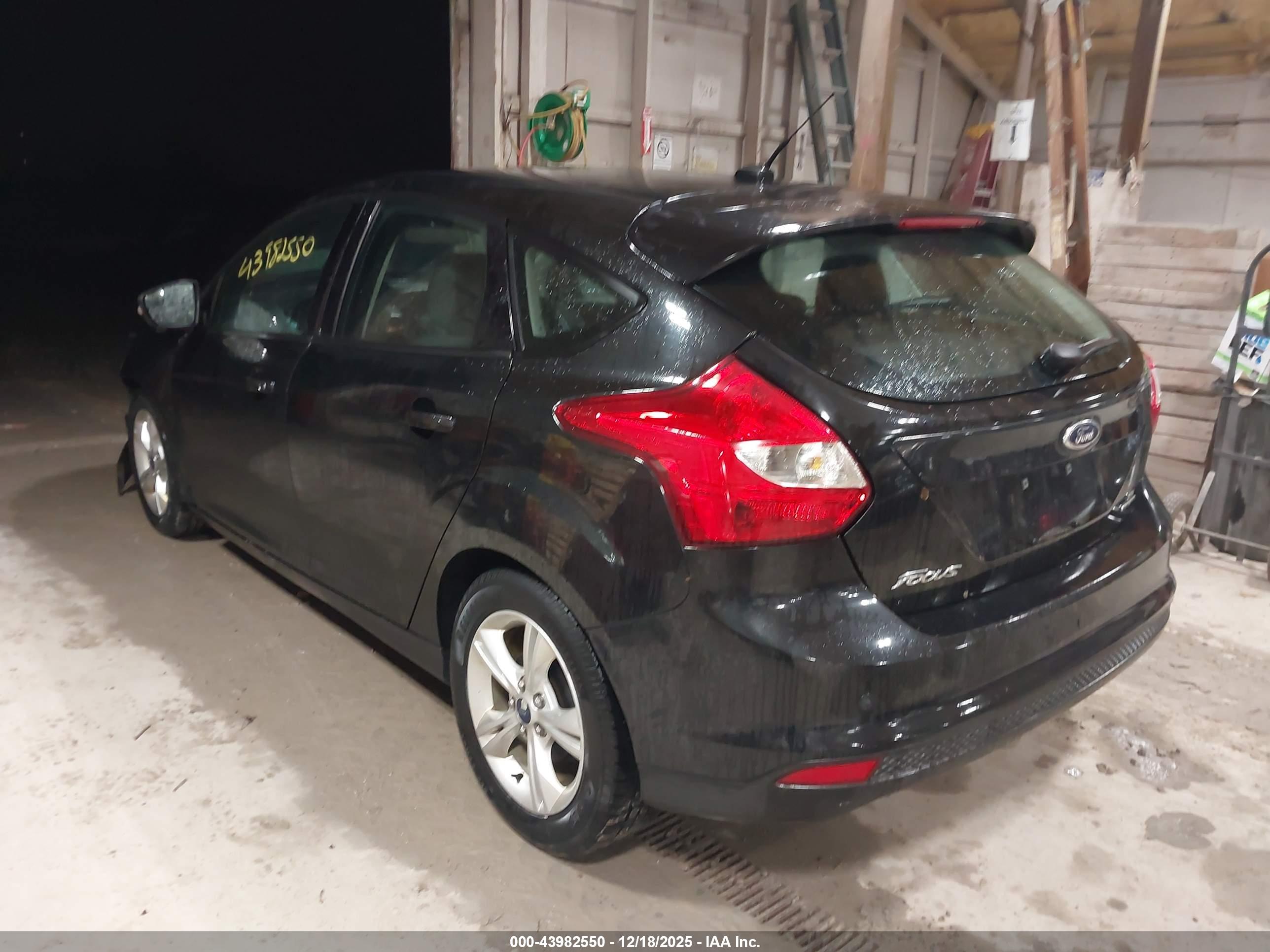 FORD FOCUS image 3