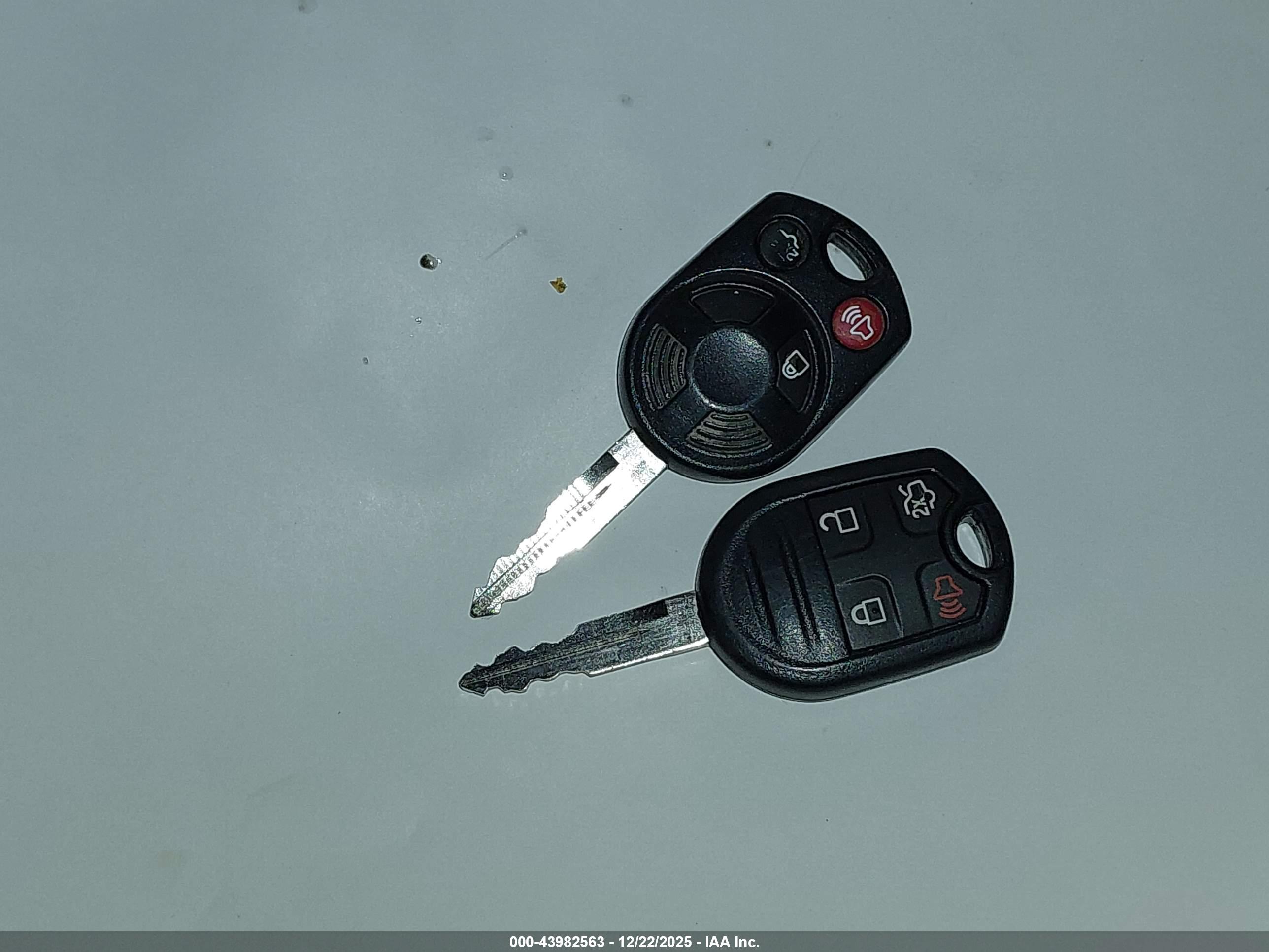 FORD TAURUS image 11