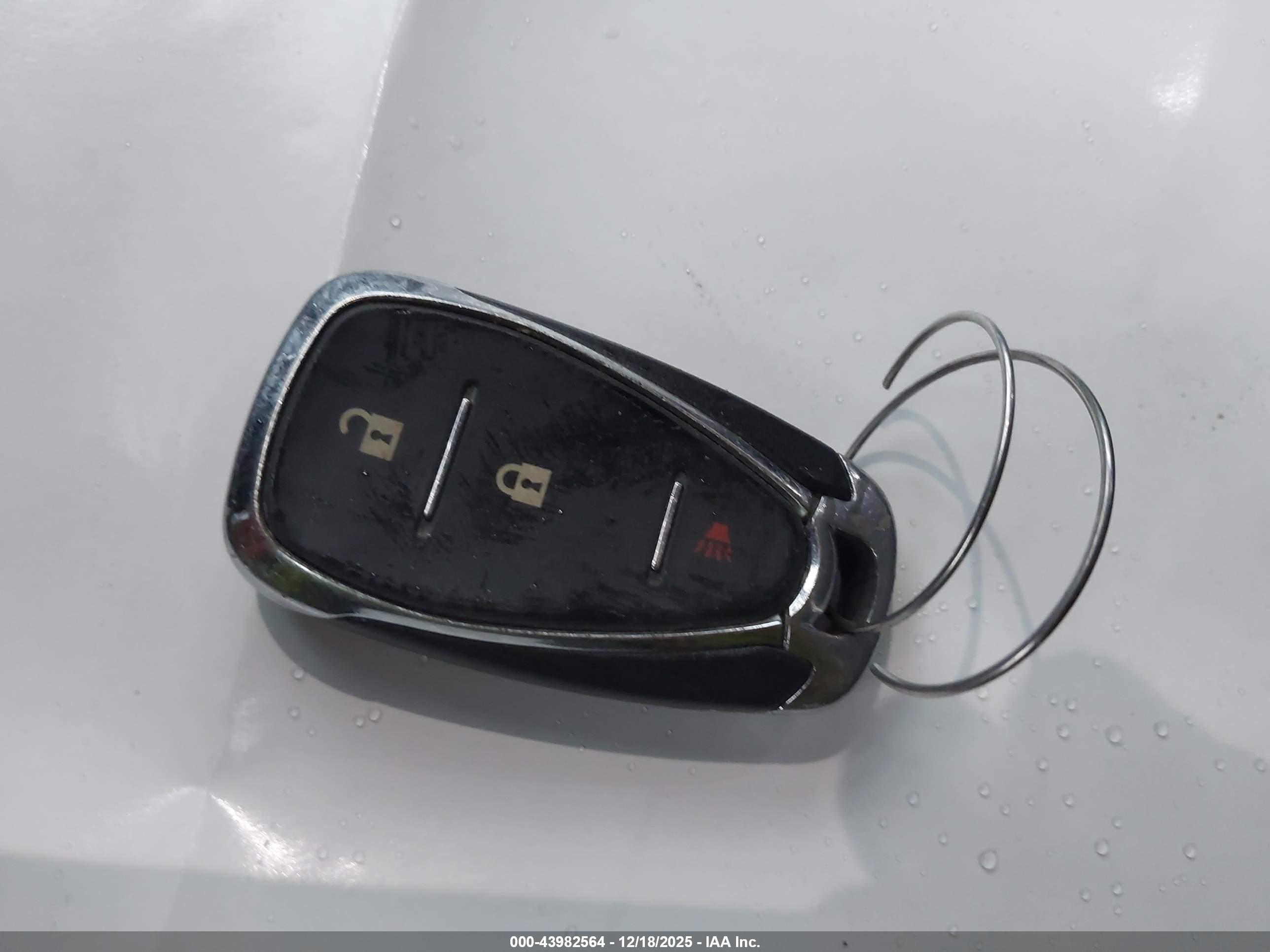 CHEVROLET EQUINOX image 11