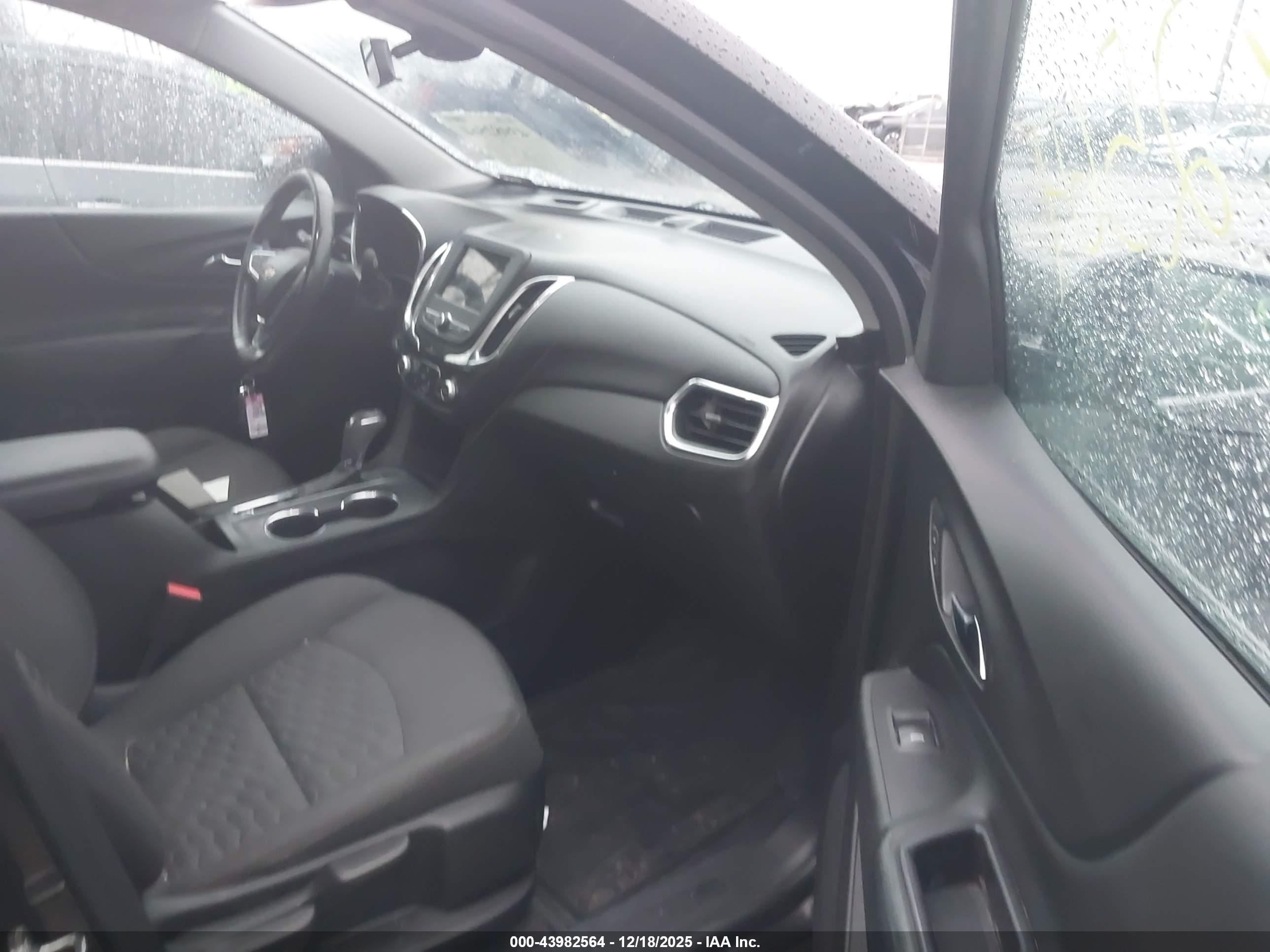 CHEVROLET EQUINOX image 5